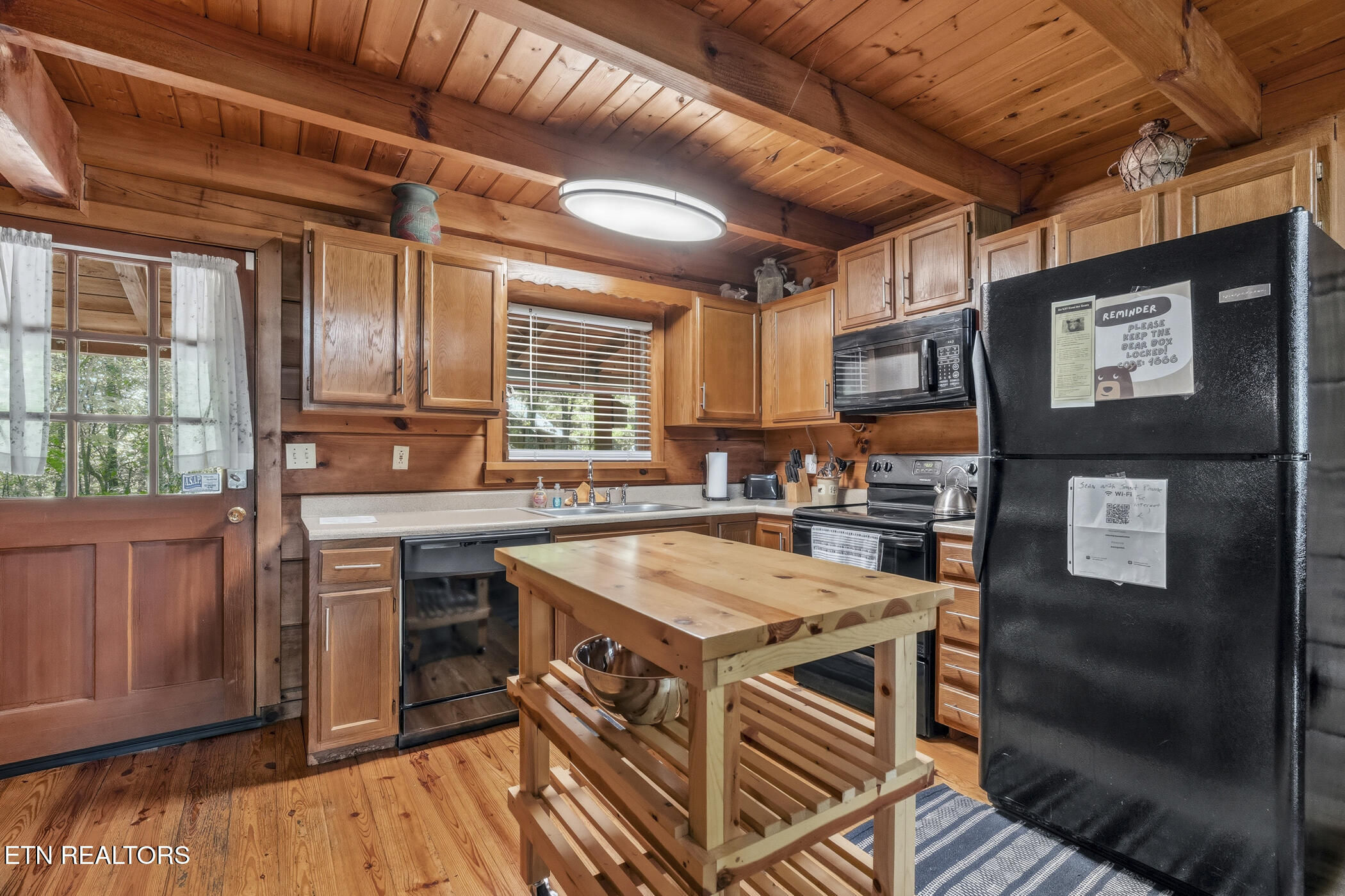 3005 Mountain Memories Way Sevierville TN 37876