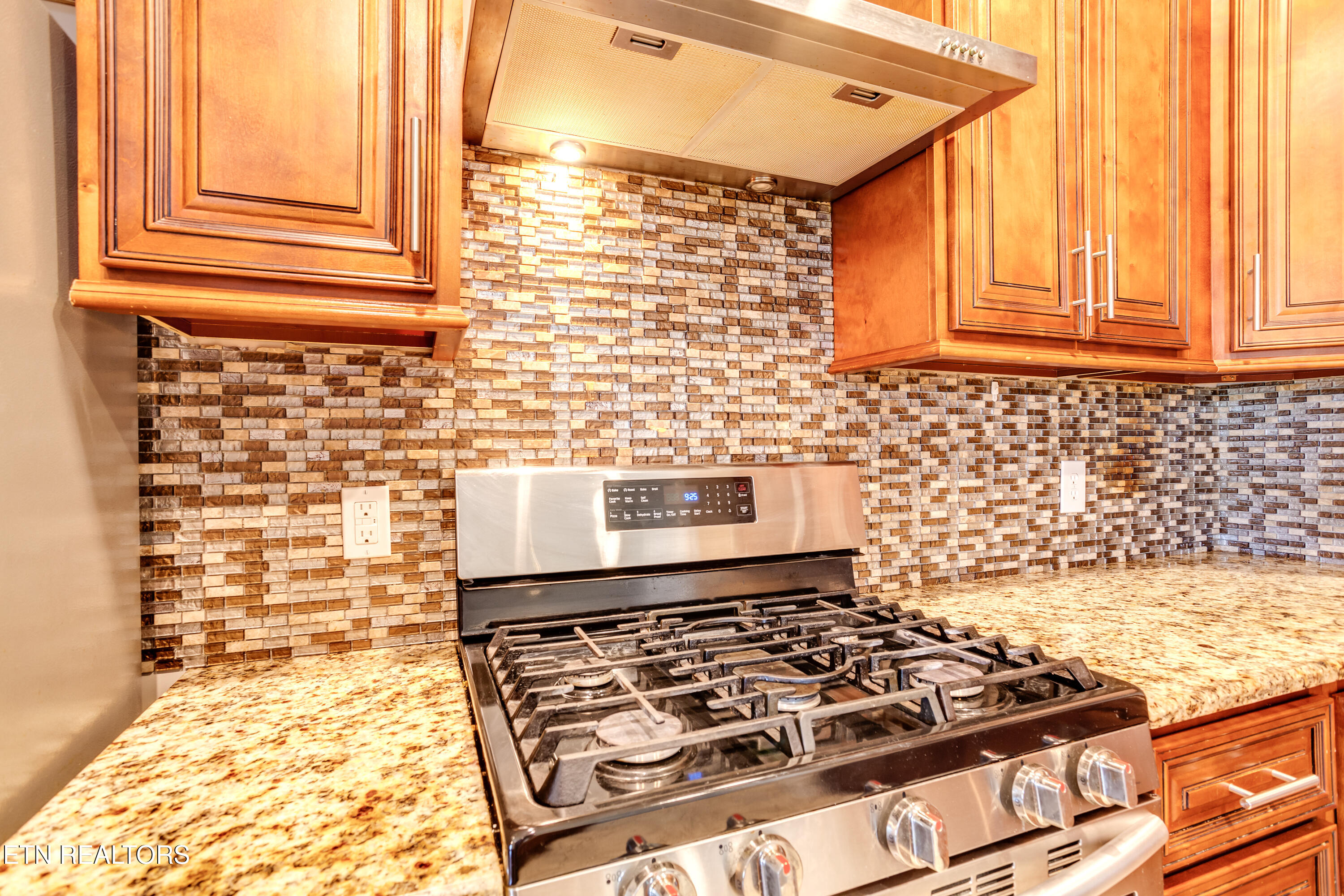 329 Hickory Lane Jacksboro TN 37757