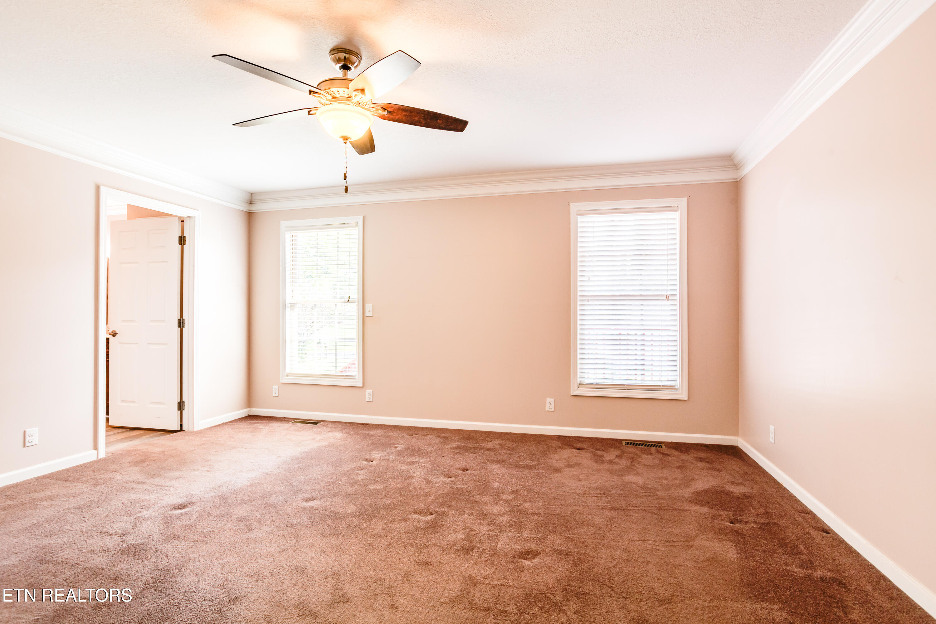 329 Hickory Lane Jacksboro TN 37757