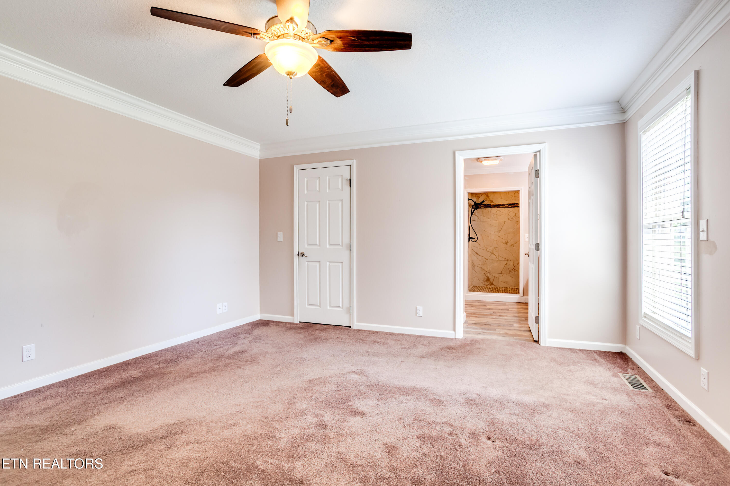 329 Hickory Lane Jacksboro TN 37757