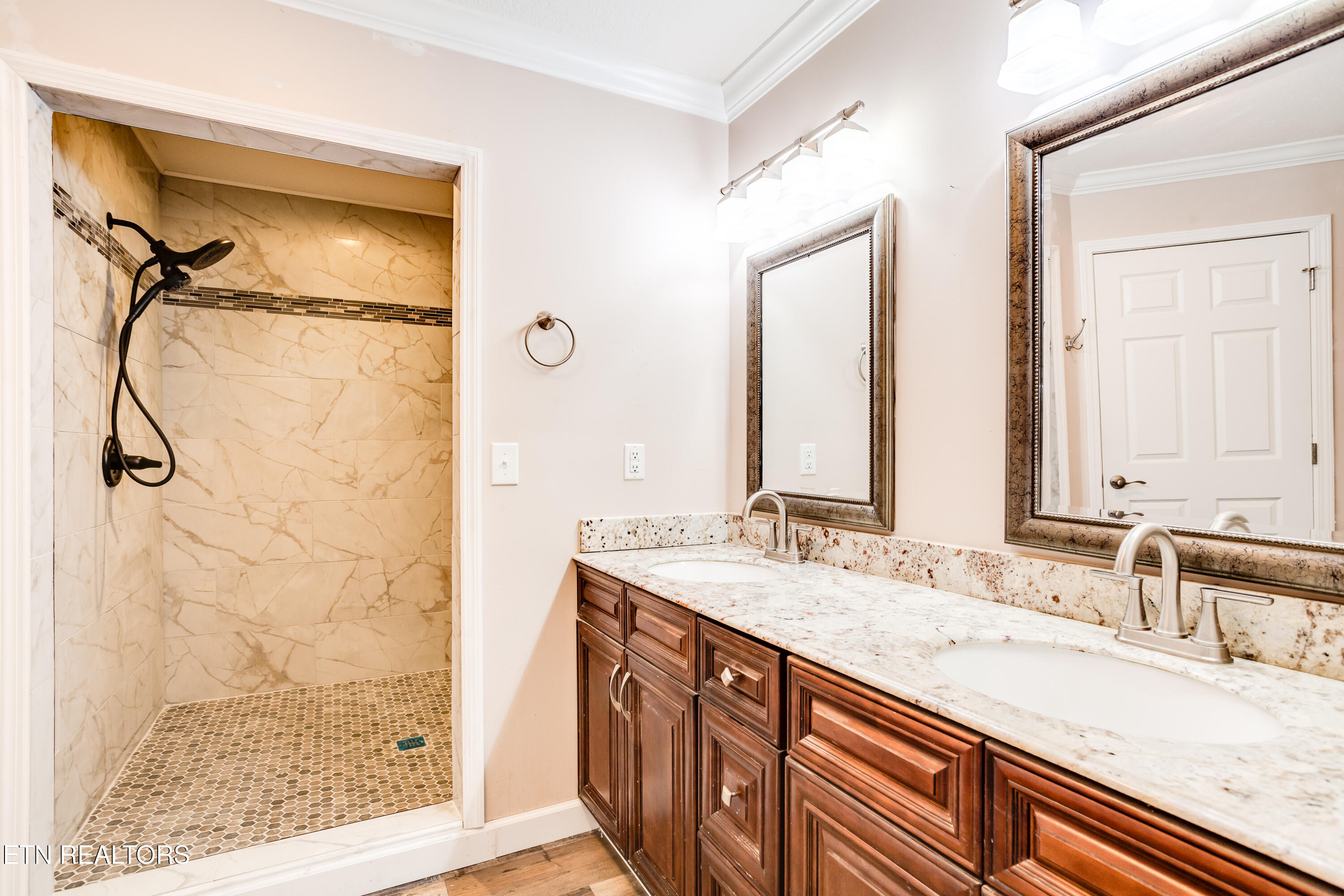 329 Hickory Lane Jacksboro TN 37757
