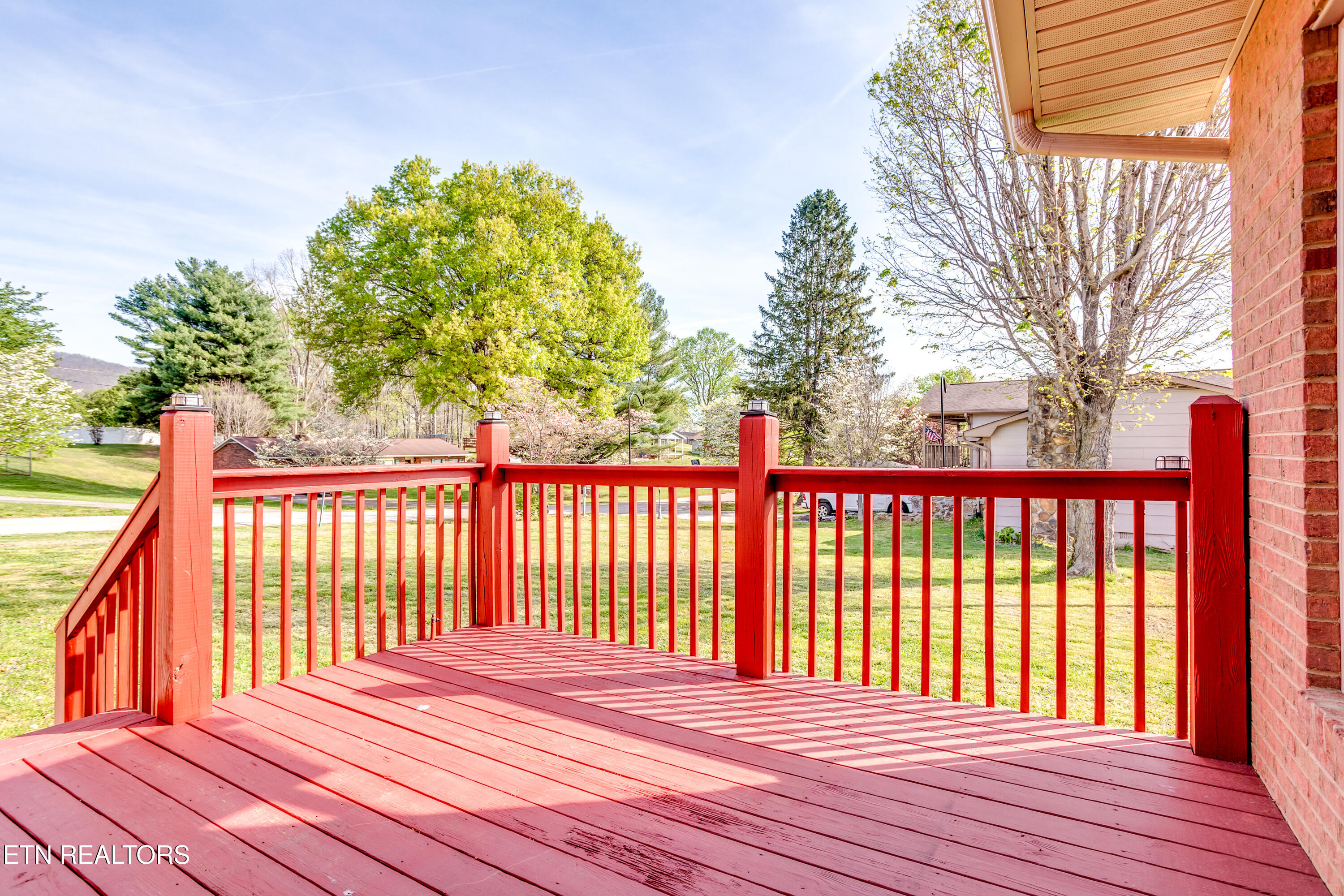329 Hickory Lane Jacksboro TN 37757