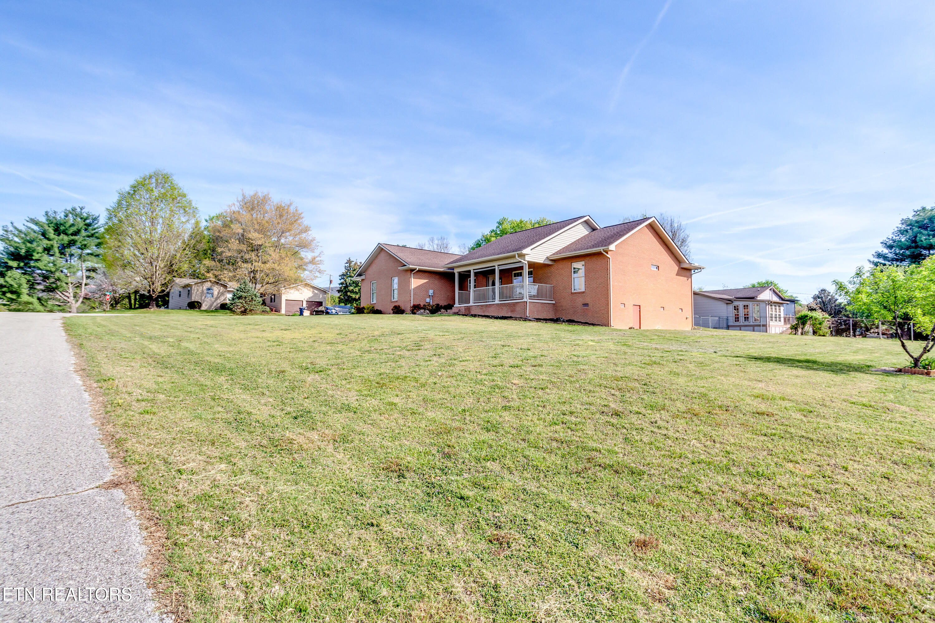 329 Hickory Lane Jacksboro TN 37757