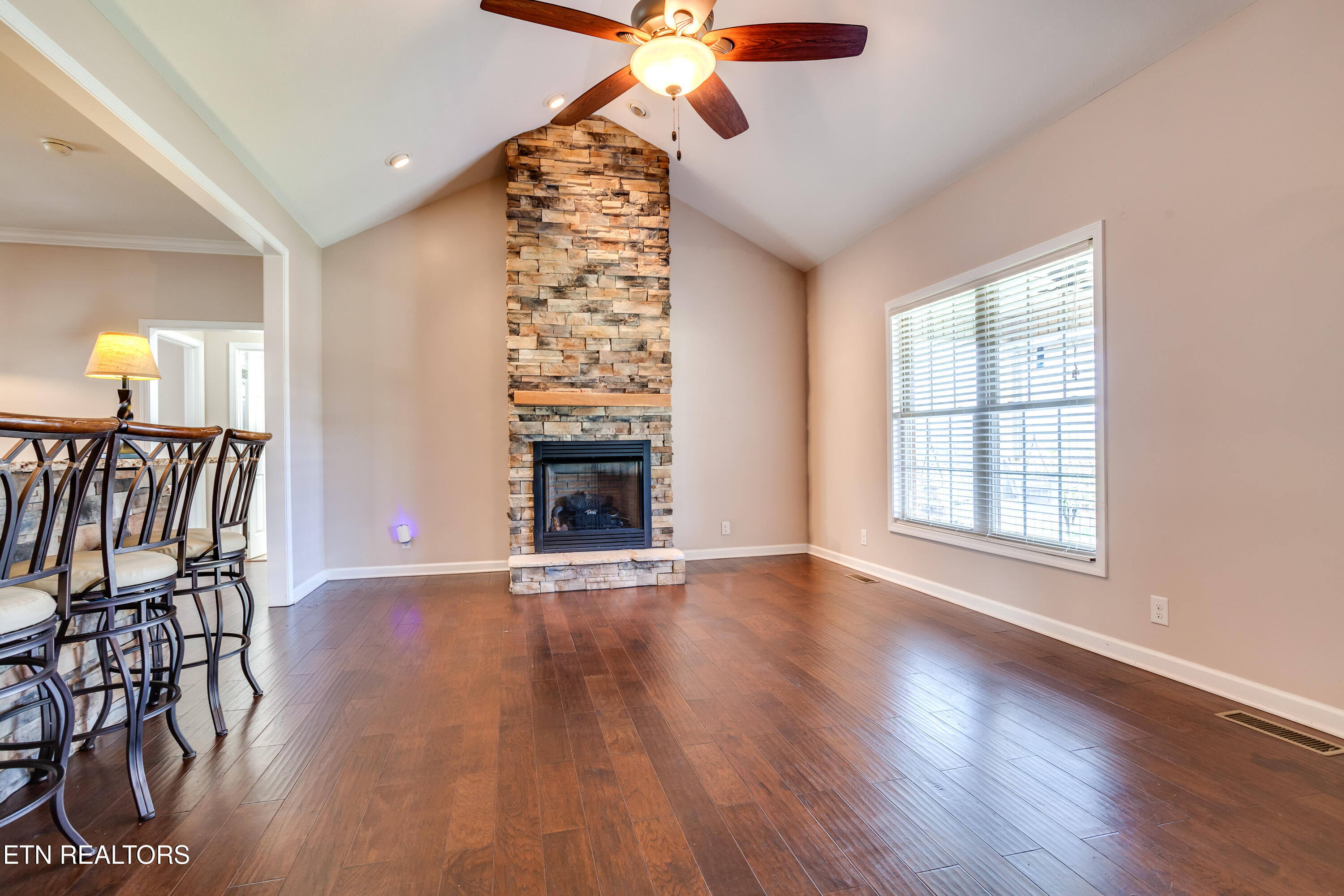 329 Hickory Lane Jacksboro TN 37757