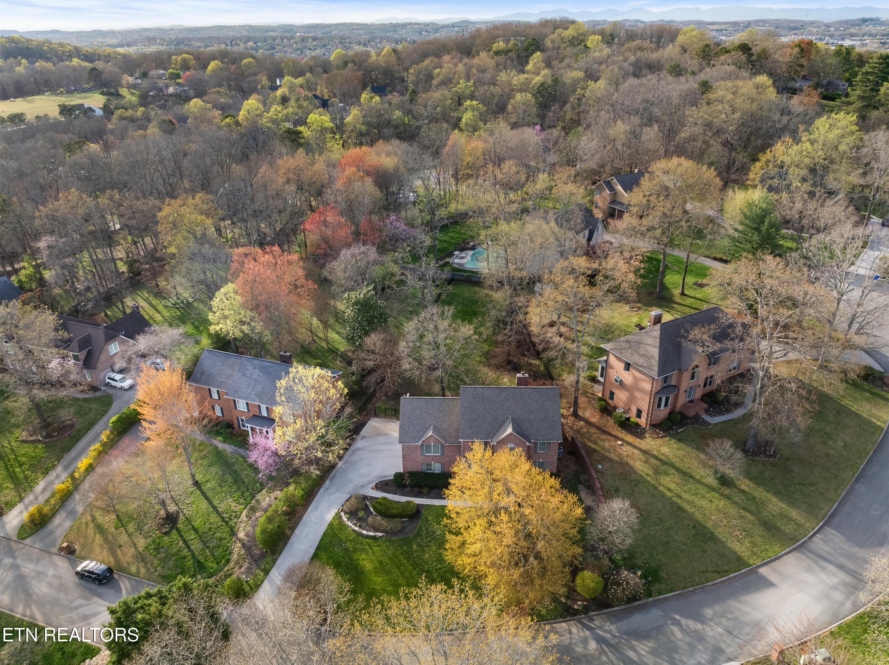 724 Summit Lake Court Knoxville TN 37922