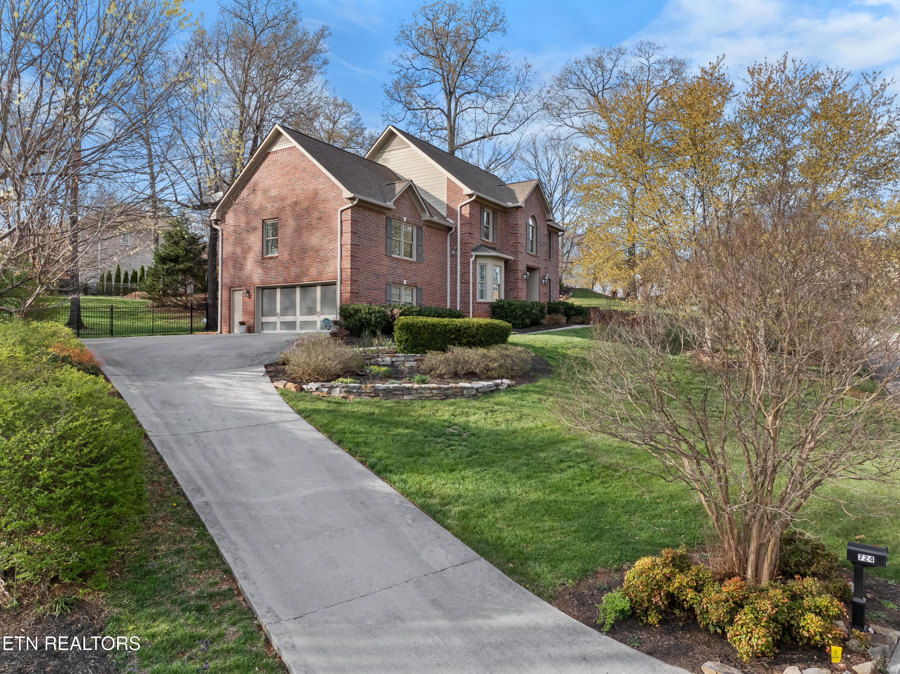 724 Summit Lake Court Knoxville TN 37922