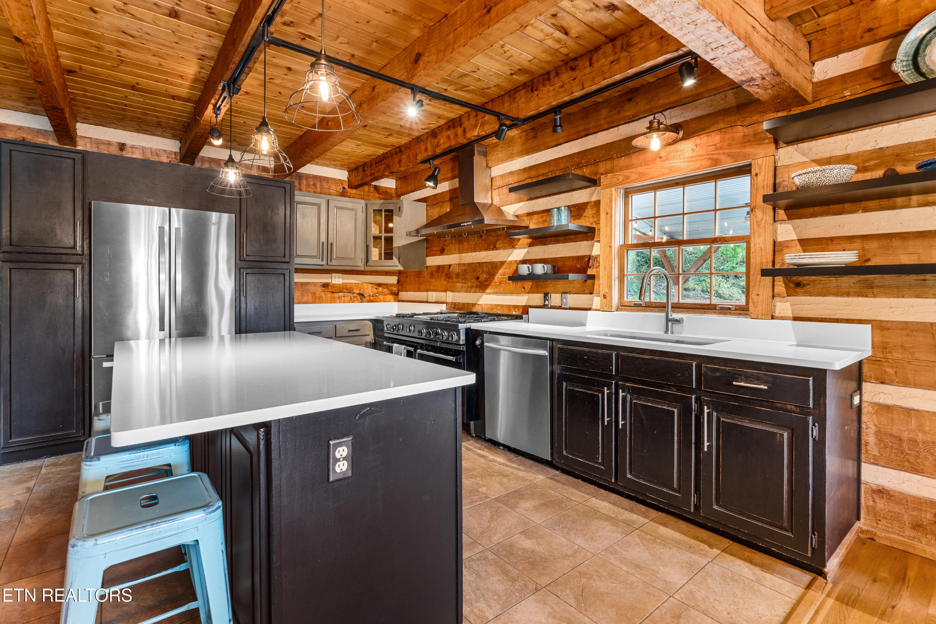 198 E Cove Drive Greenback TN 37742