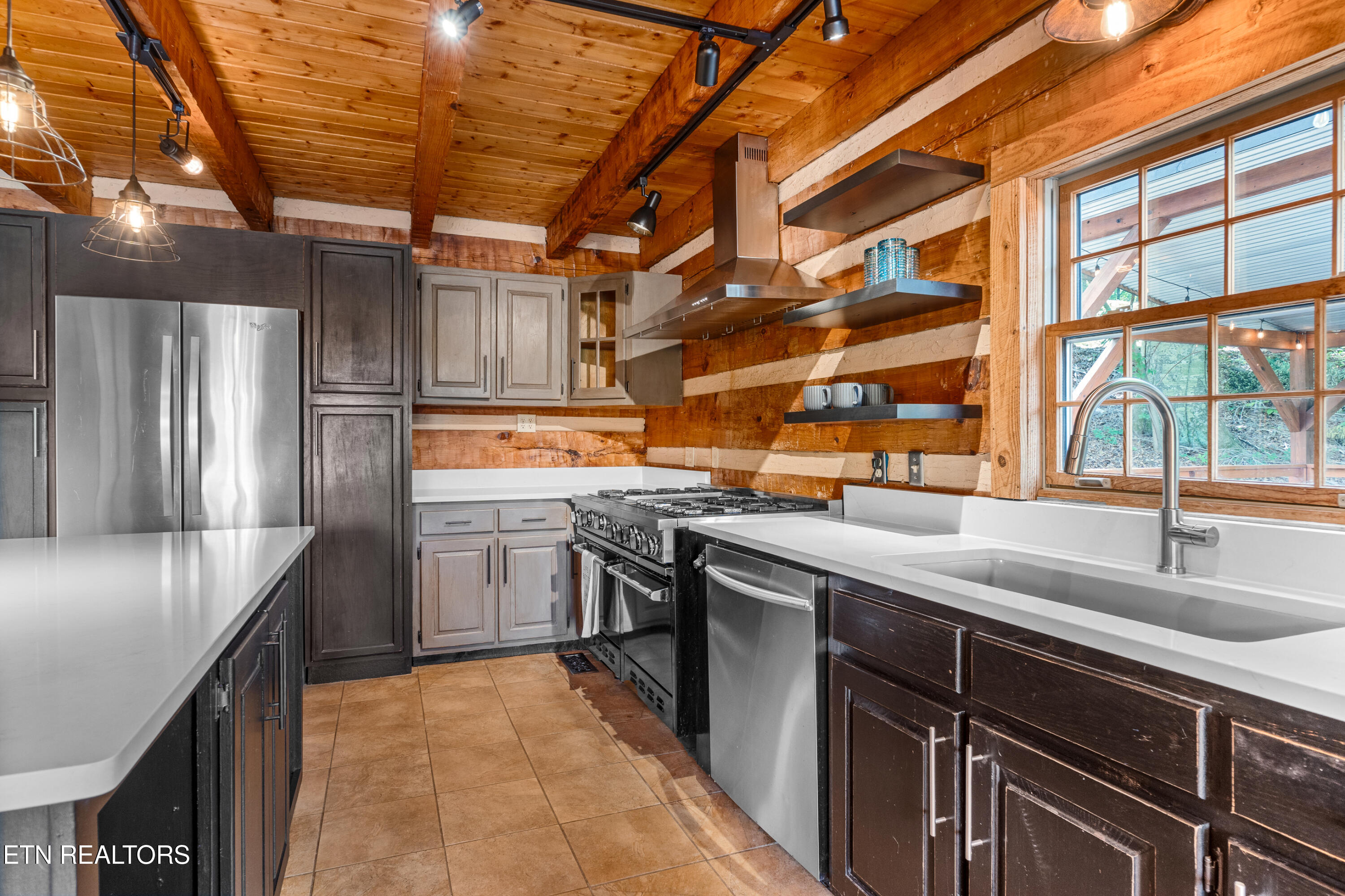 198 E Cove Drive Greenback TN 37742