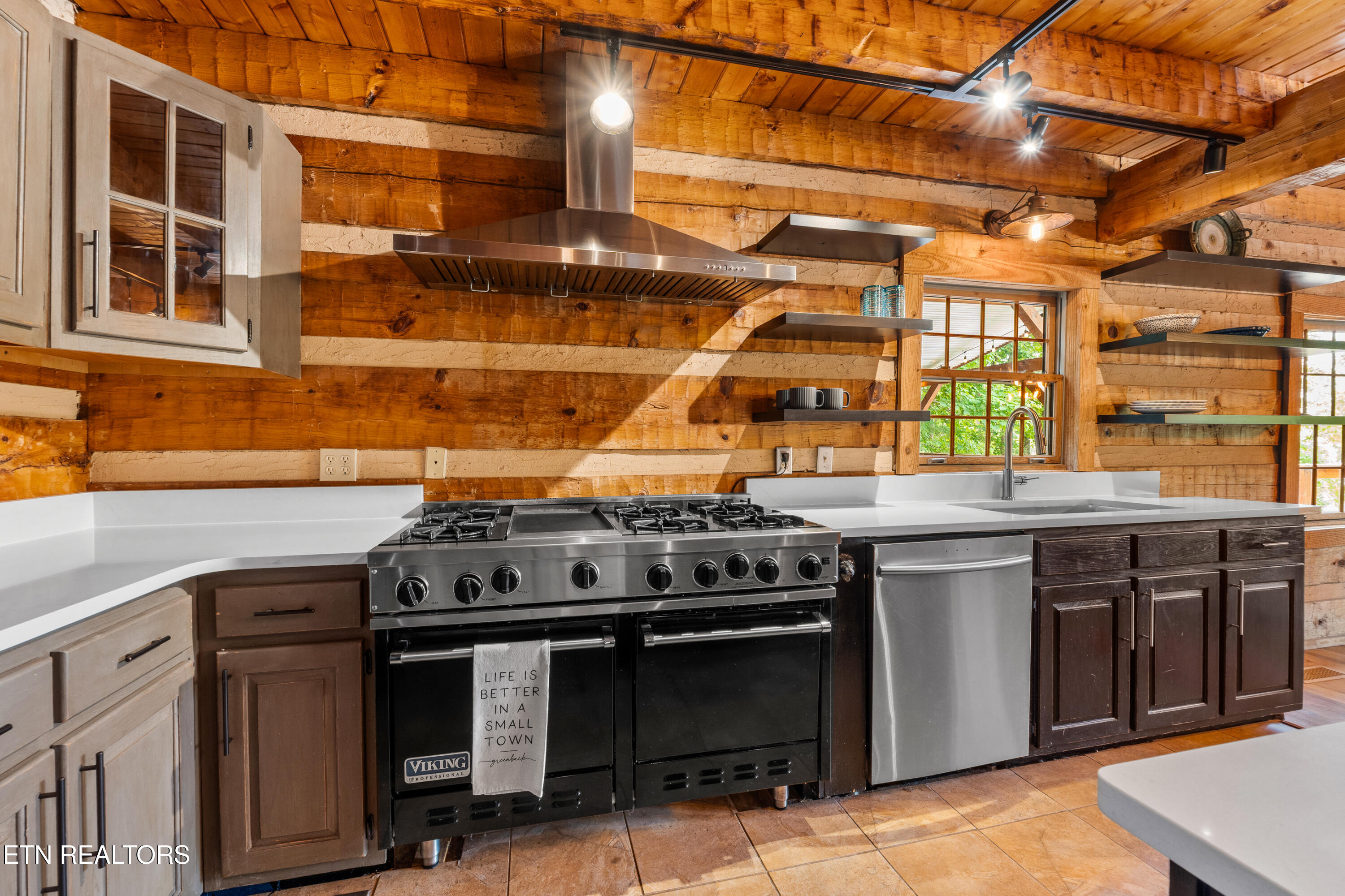 198 E Cove Drive Greenback TN 37742