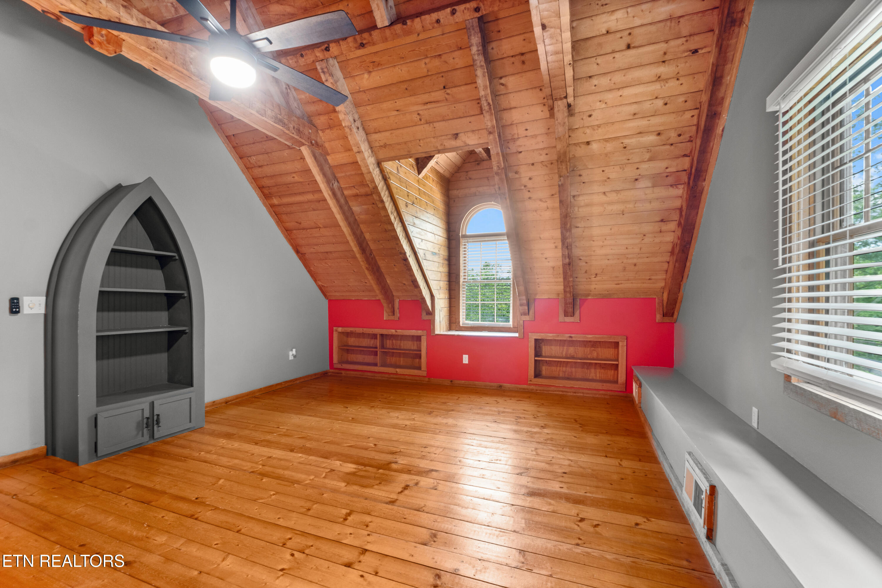 198 E Cove Drive Greenback TN 37742