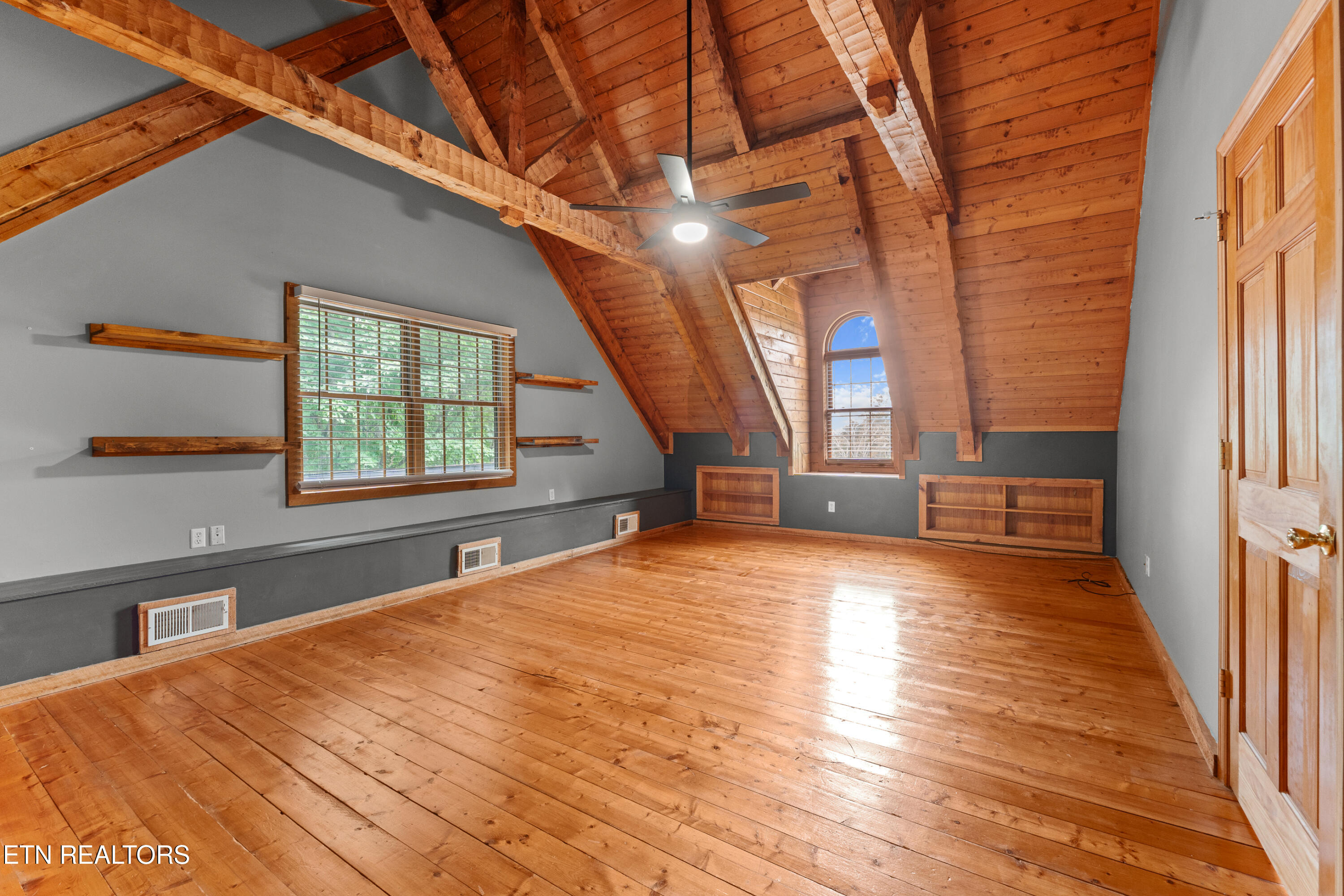 198 E Cove Drive Greenback TN 37742