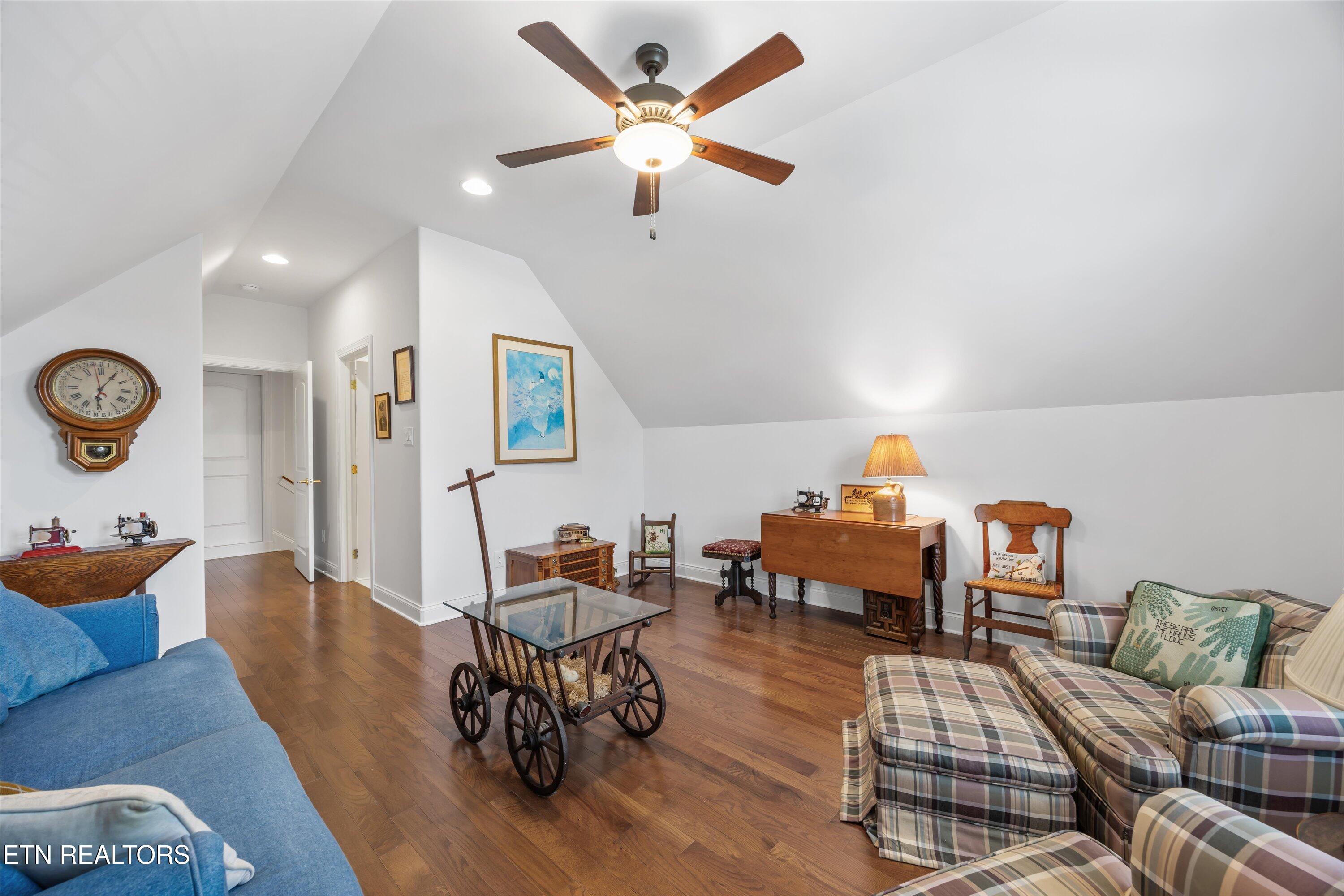 302 Coweta Court Loudon TN 37774