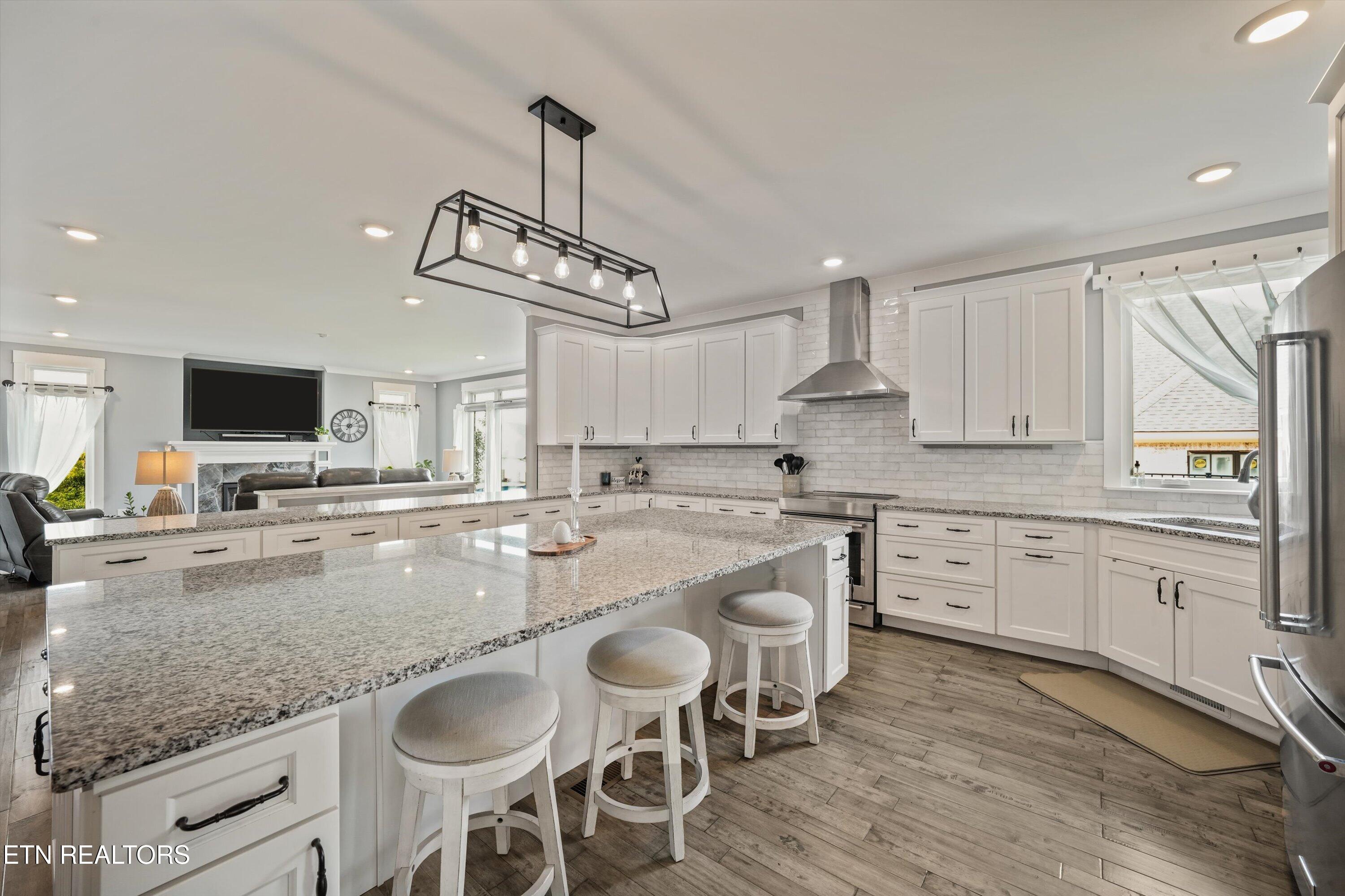 3223 Lowes Landing Louisville TN 37777