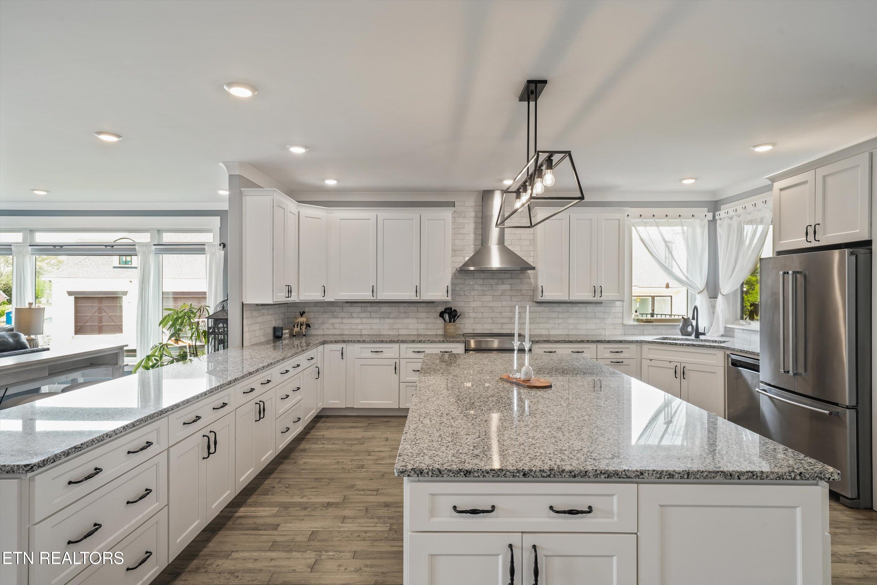 3223 Lowes Landing Louisville TN 37777