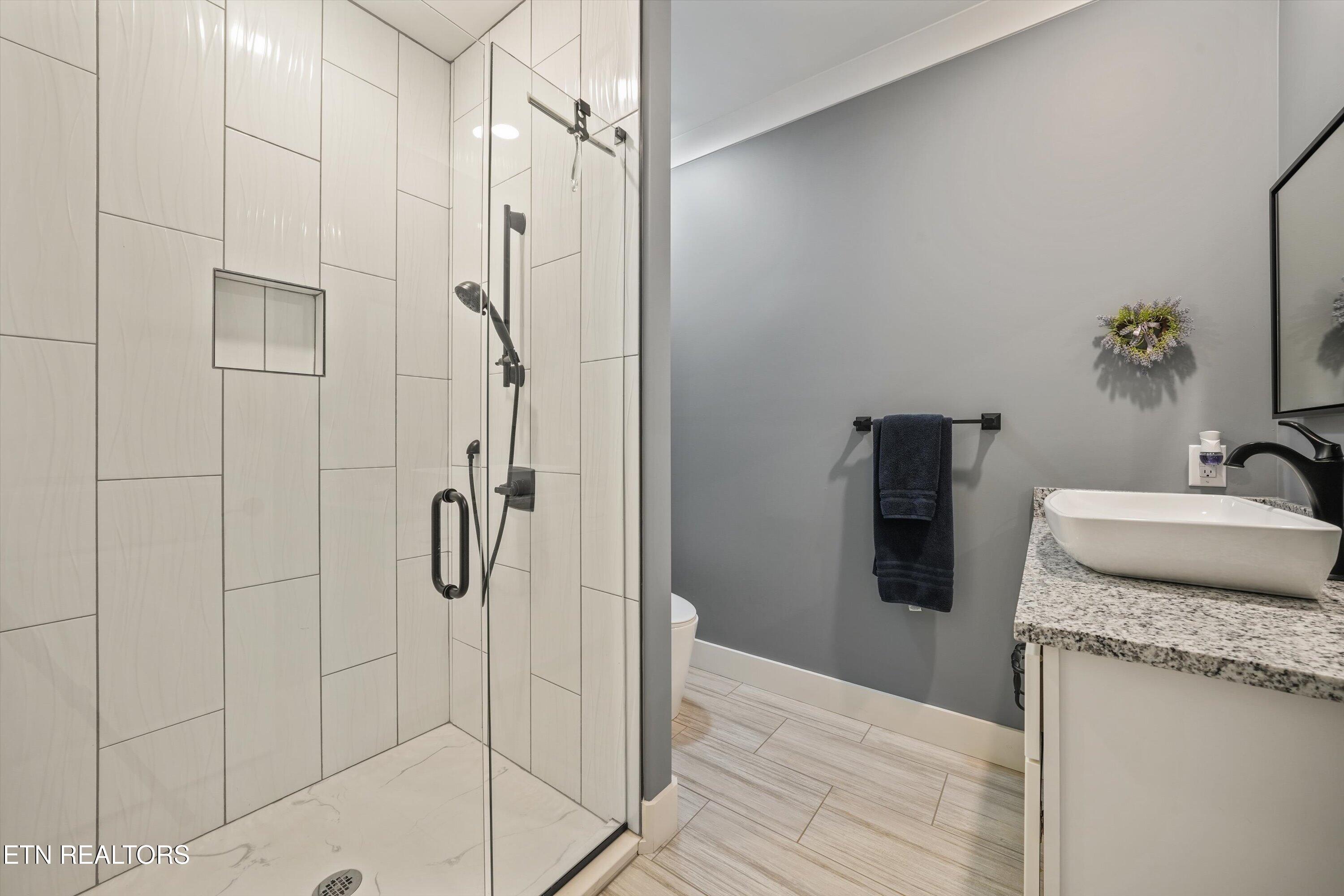 3223 Lowes Landing Louisville TN 37777