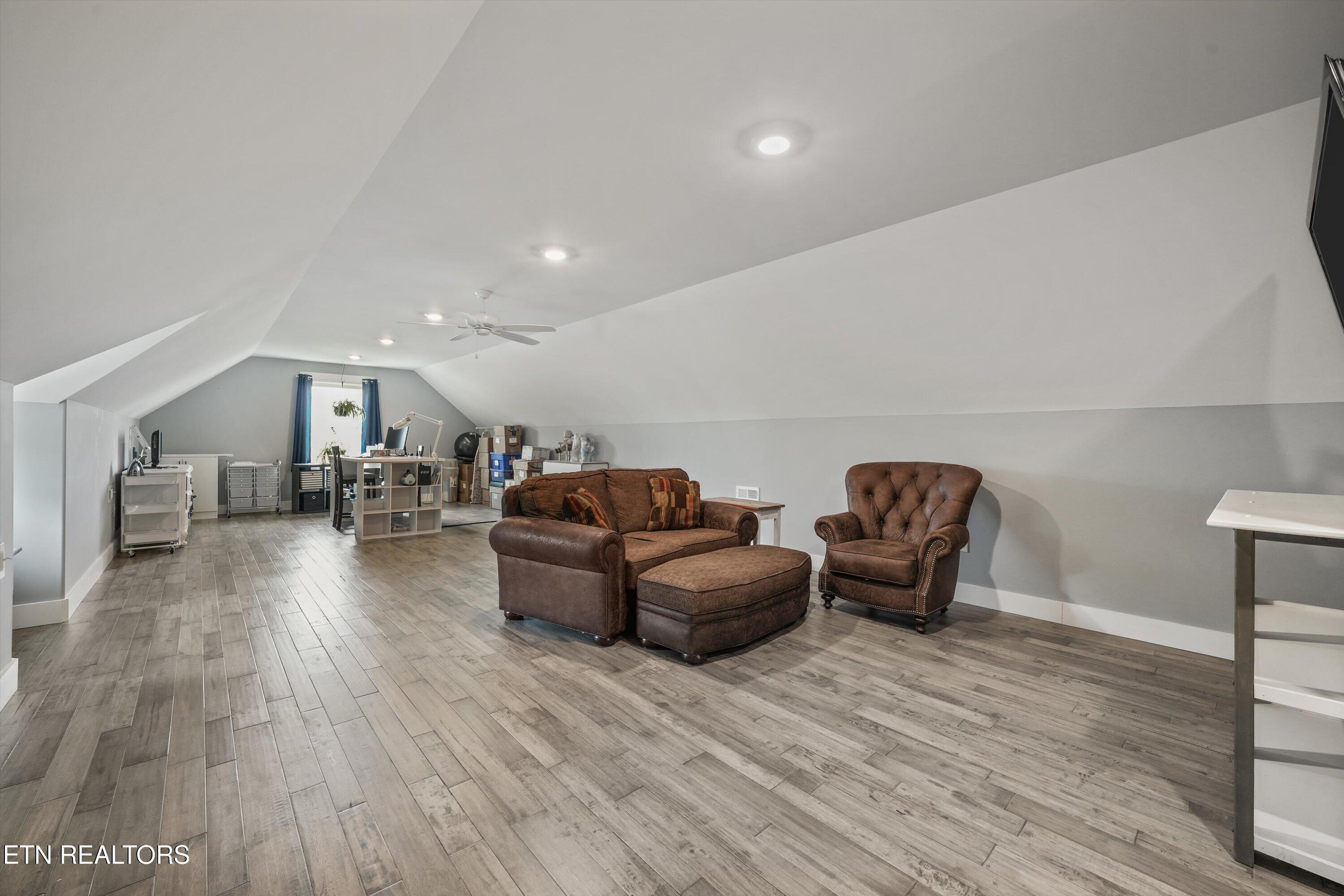 3223 Lowes Landing Louisville TN 37777