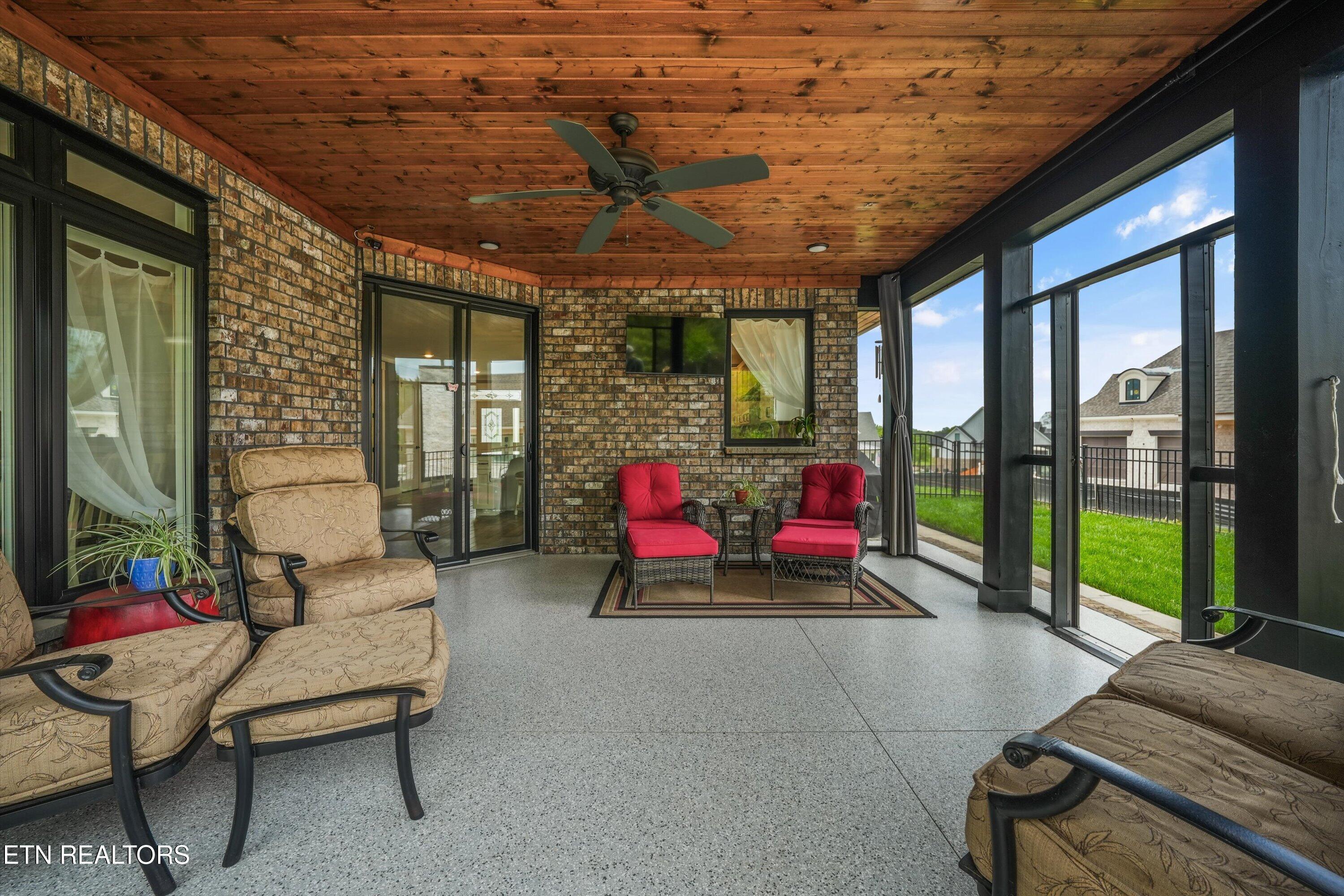 3223 Lowes Landing Louisville TN 37777