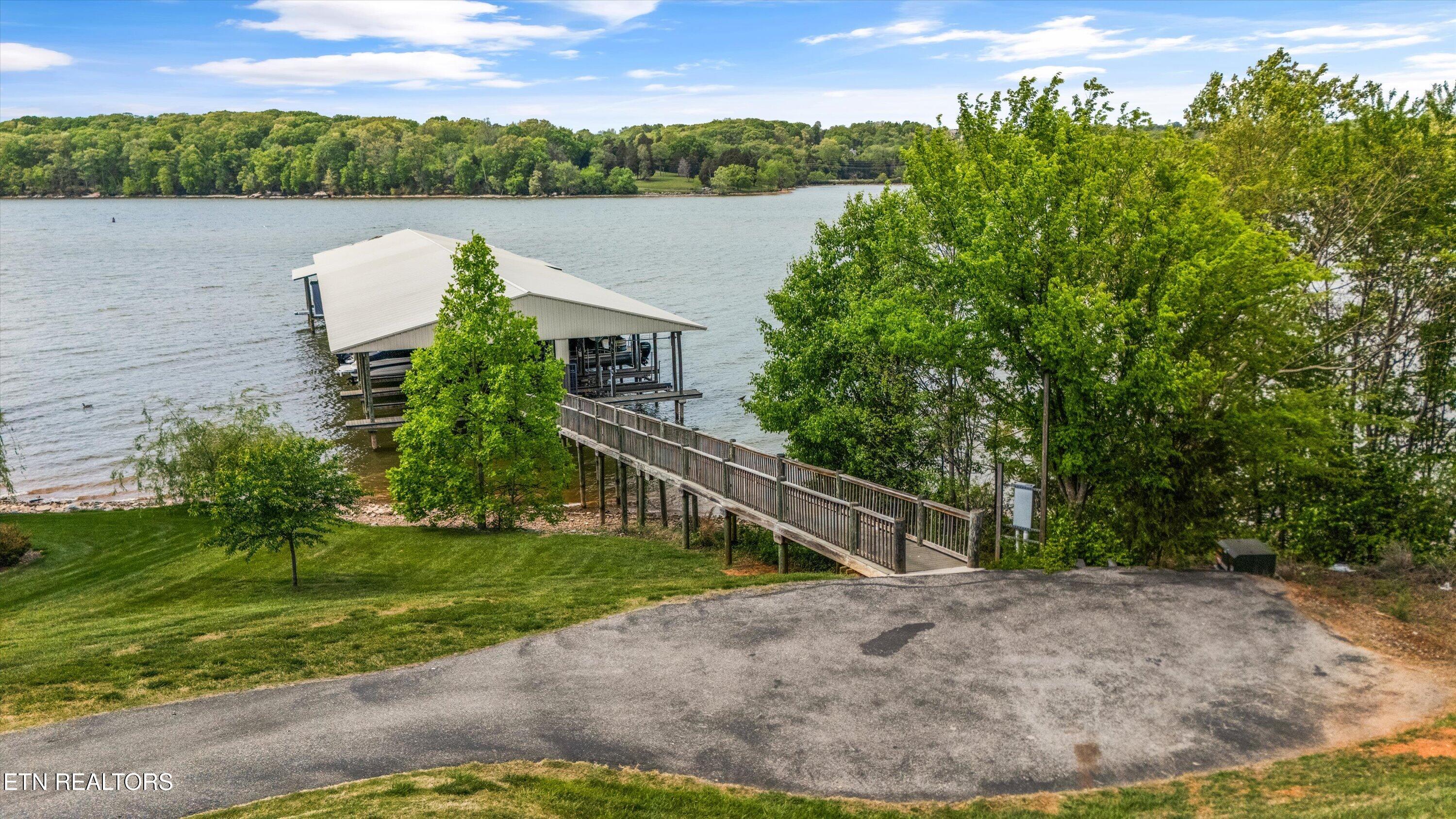 3223 Lowes Landing Louisville TN 37777