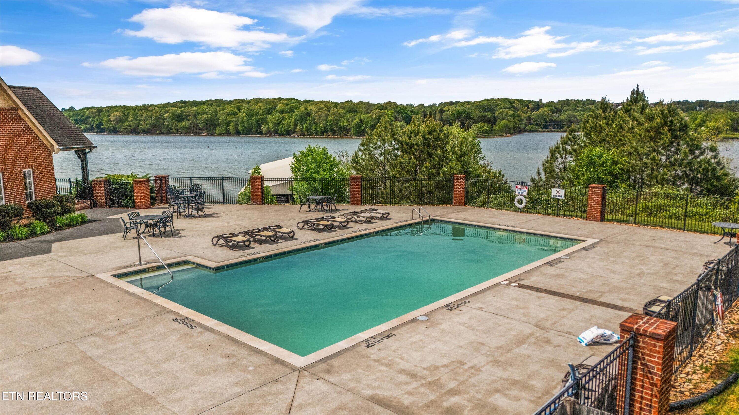 3223 Lowes Landing Louisville TN 37777
