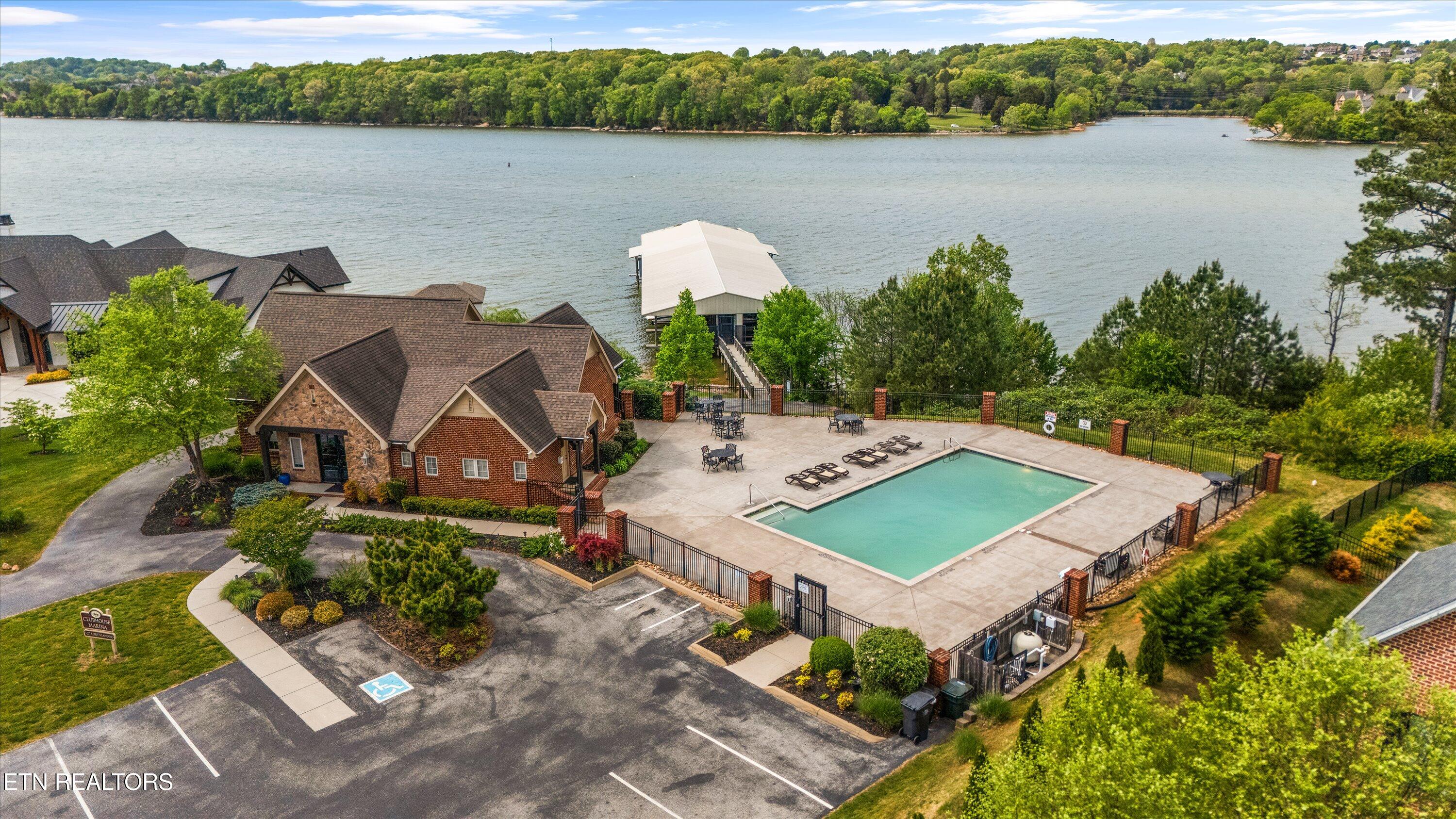 3223 Lowes Landing Louisville TN 37777