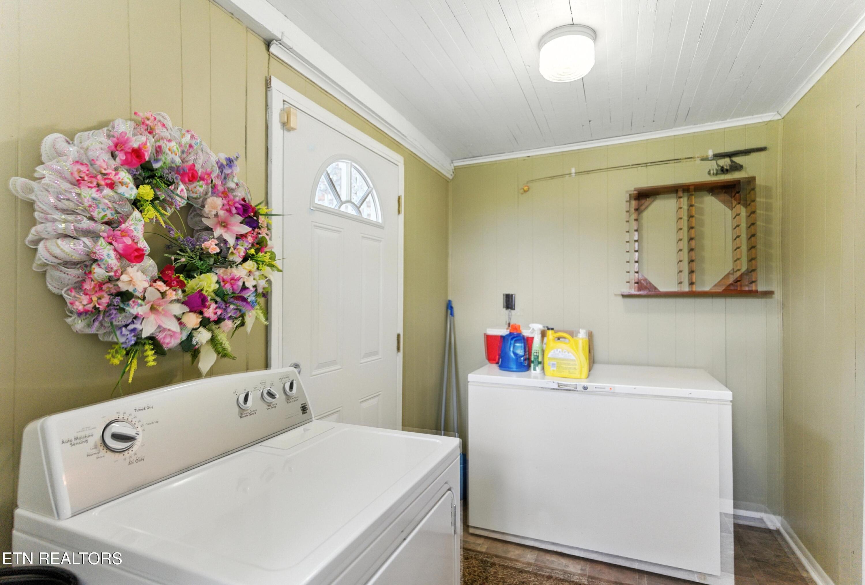 125 Barnes Lane Strawberry Plains TN 37871