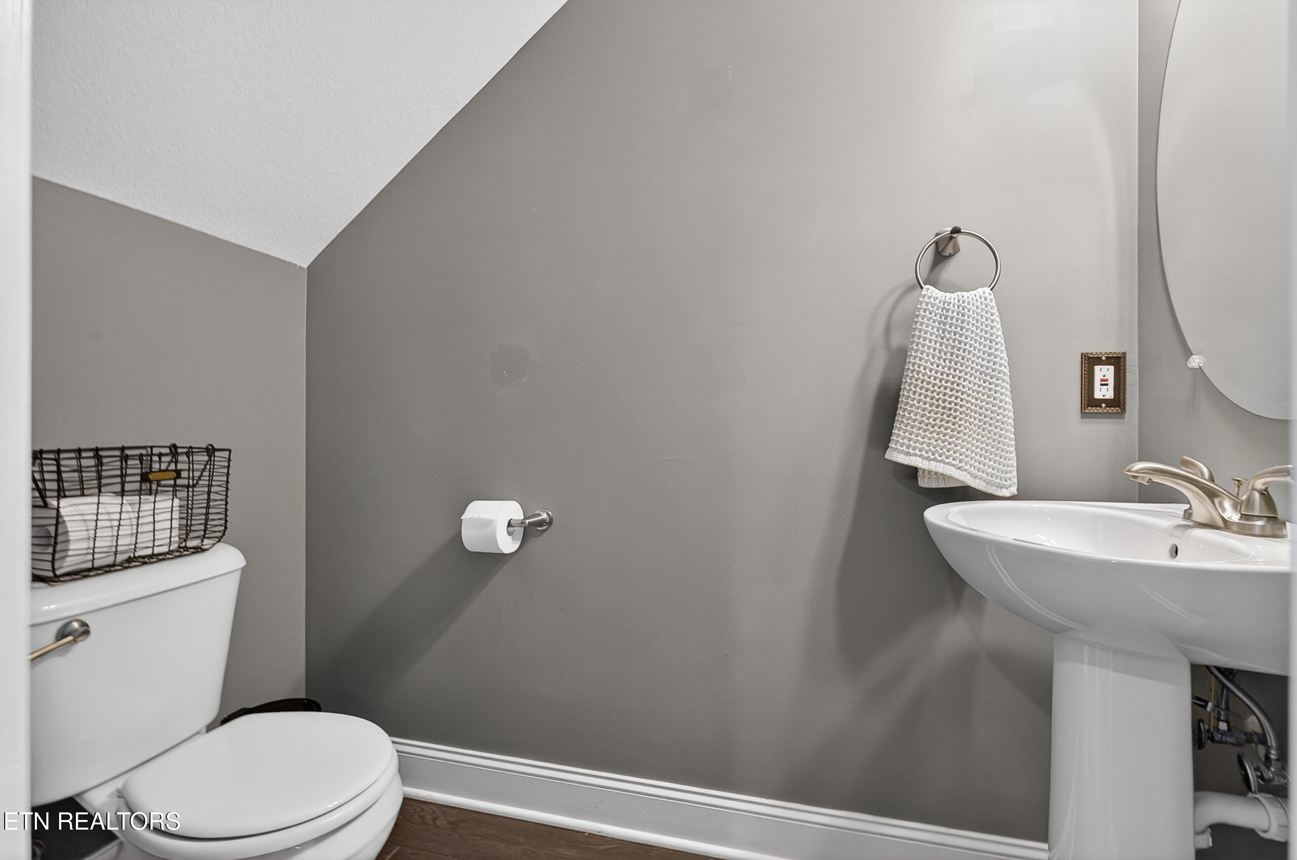2748 Southwinds Circle Sevierville TN 37876