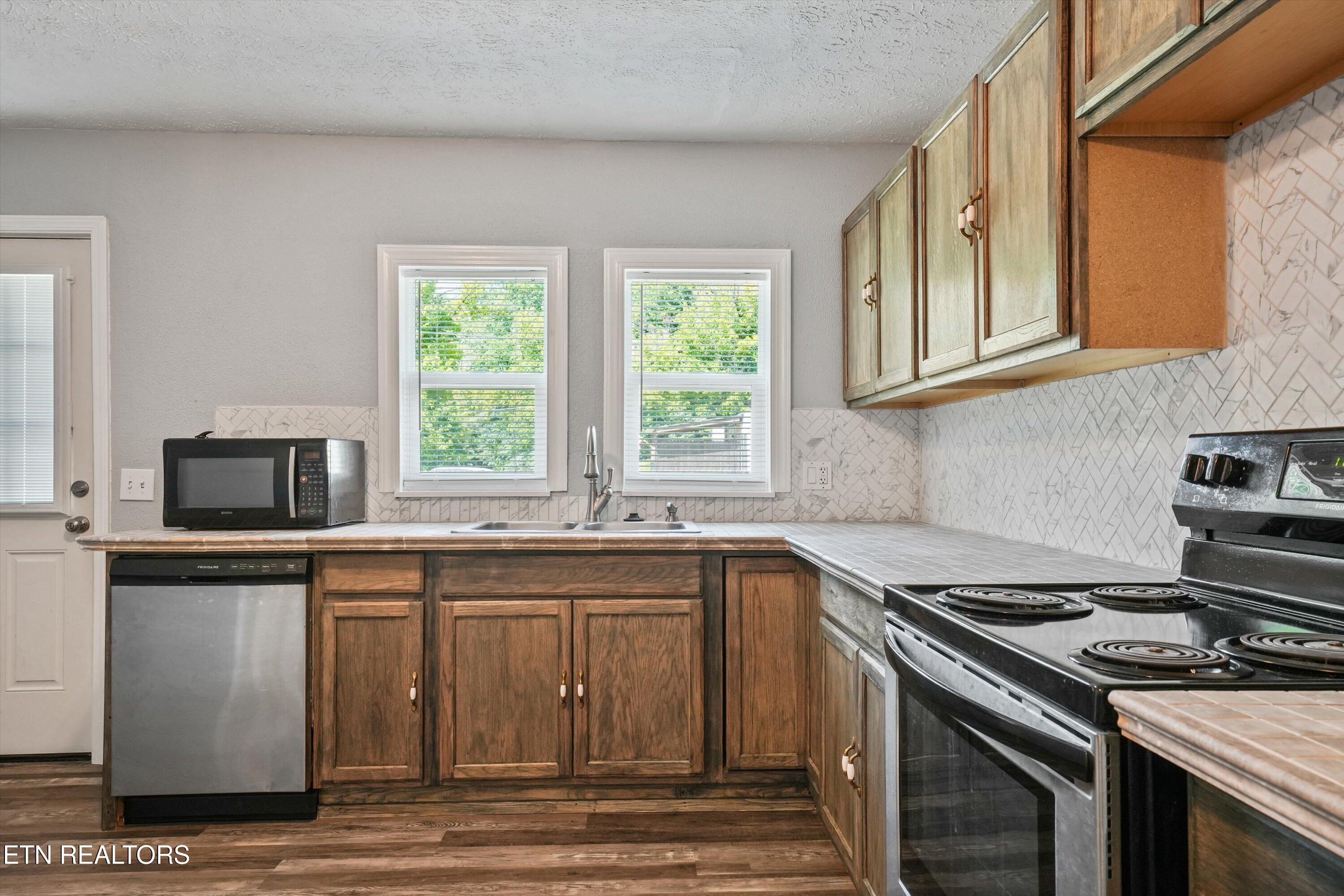 502 Wallace Avenue Rocky Top TN 37769