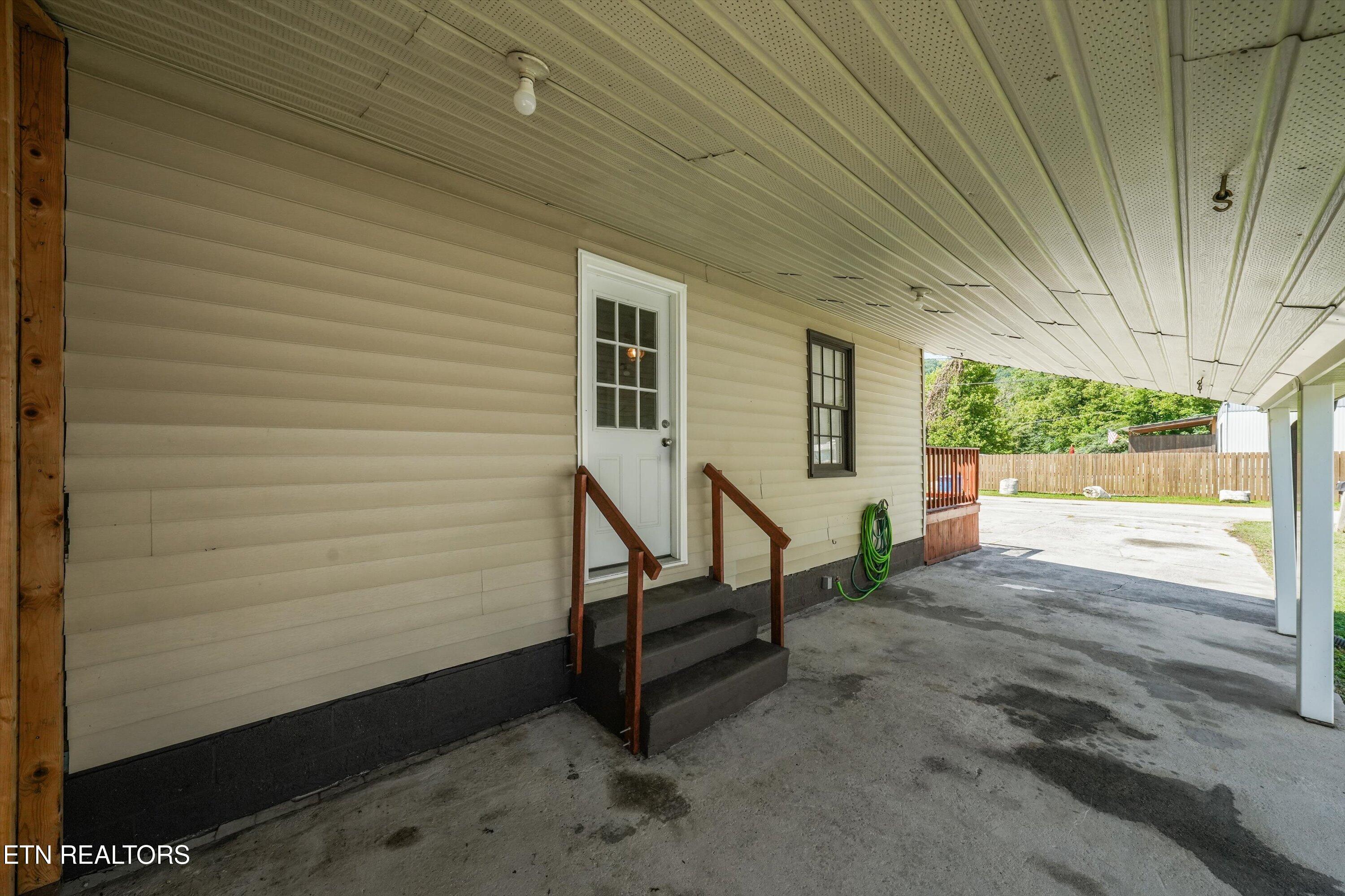 502 Wallace Avenue Rocky Top TN 37769