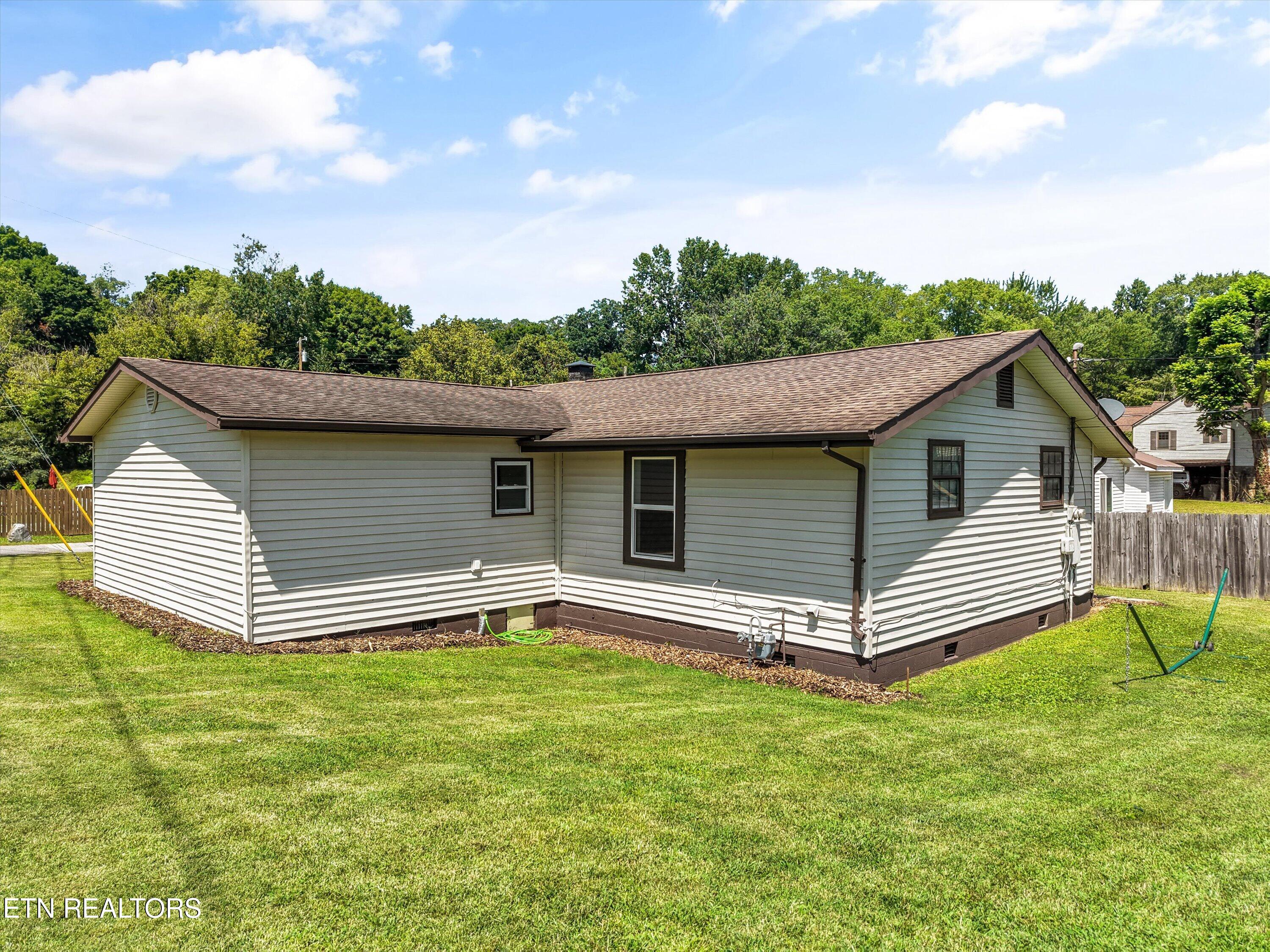 502 Wallace Avenue Rocky Top TN 37769