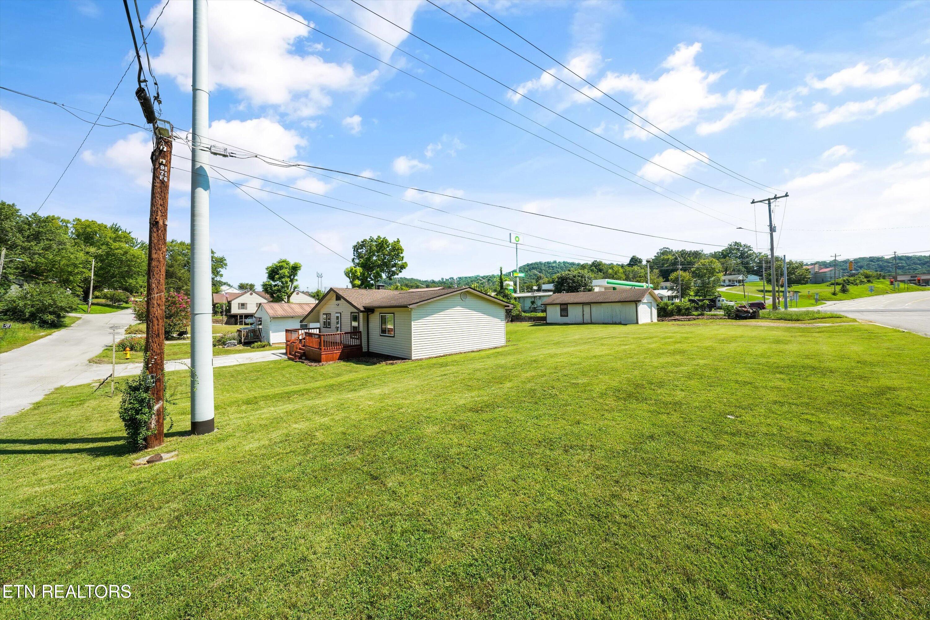 502 Wallace Avenue Rocky Top TN 37769