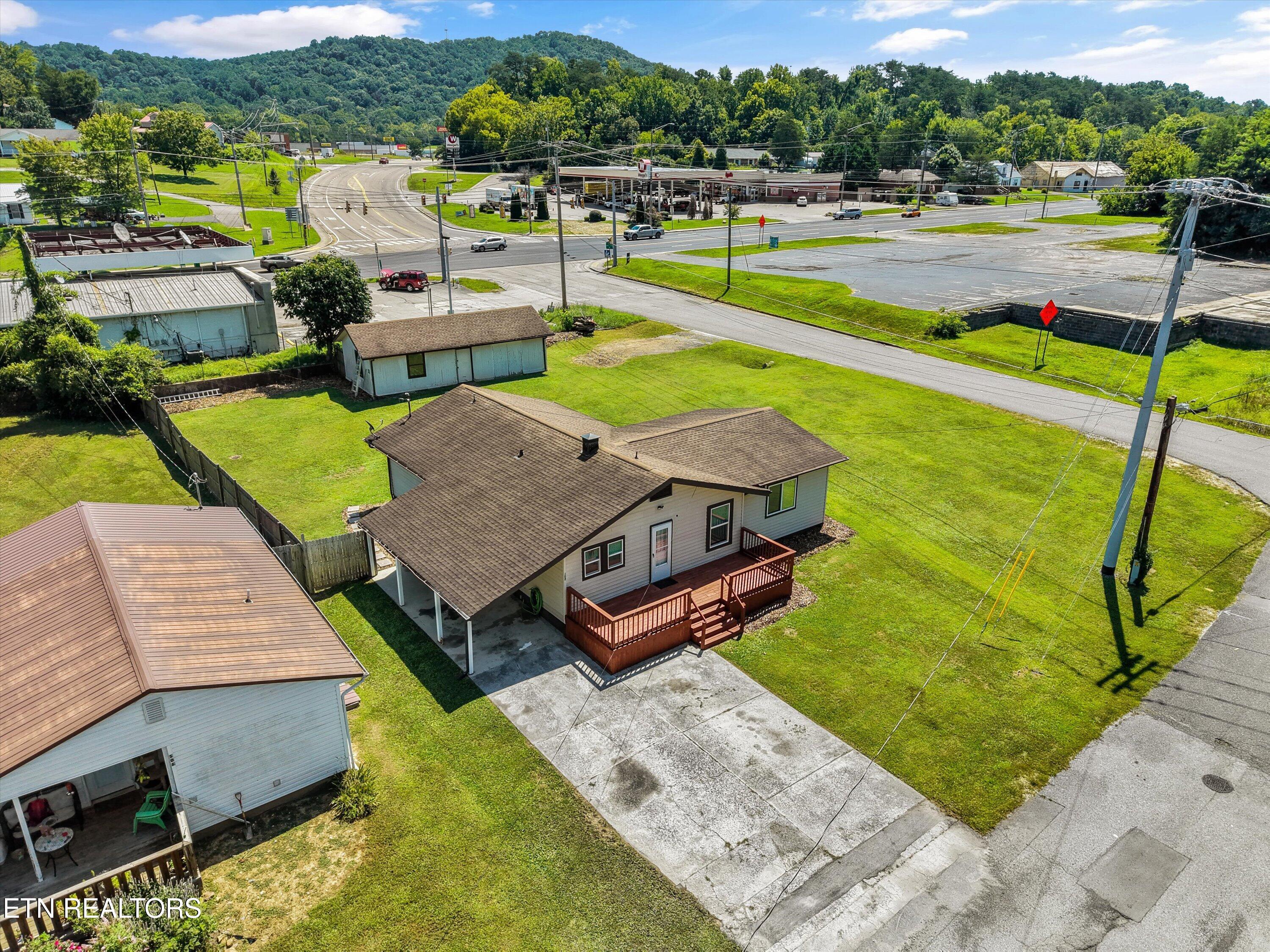 502 Wallace Avenue Rocky Top TN 37769