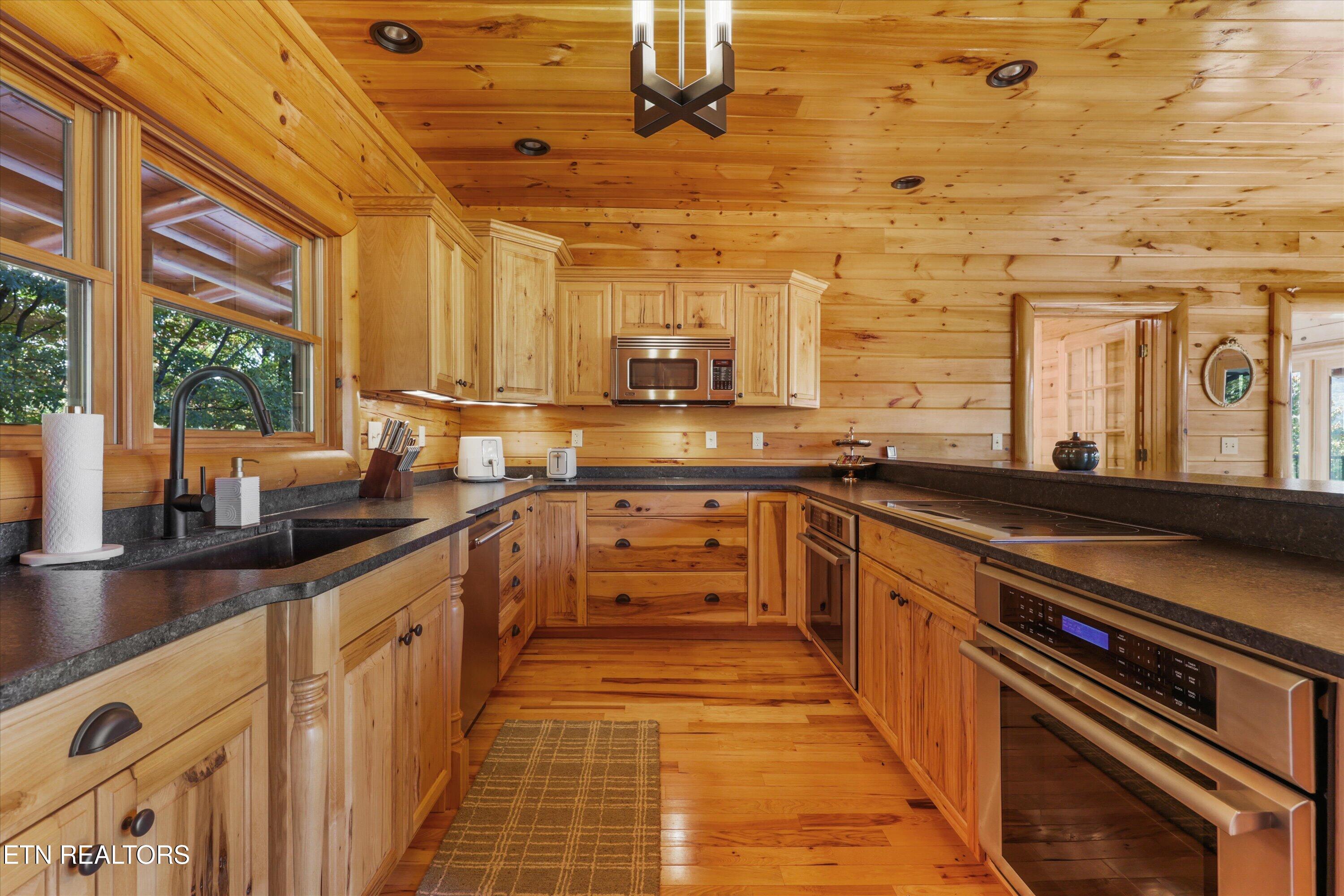 611 Pinnacle Vista Road Gatlinburg TN 37738