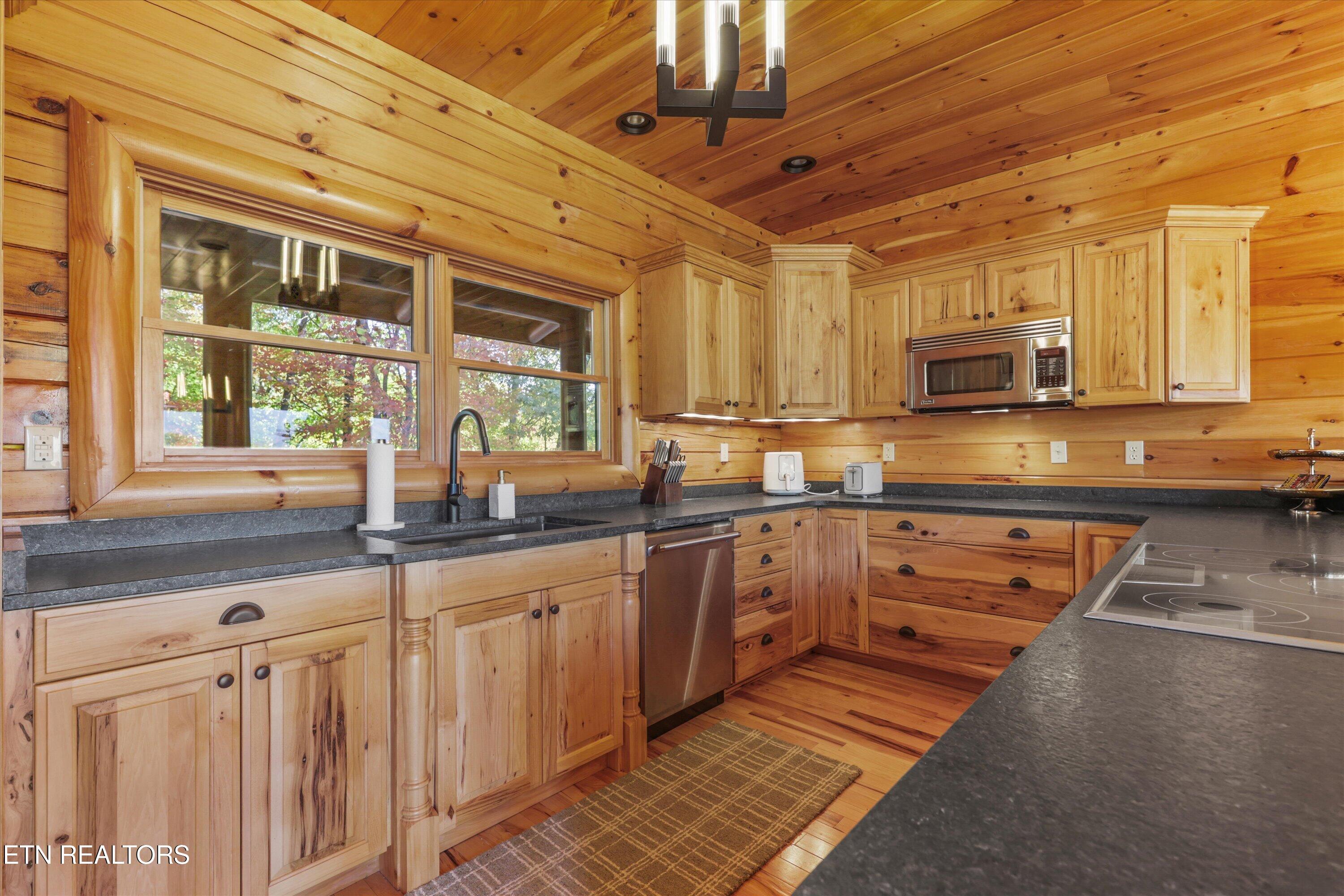611 Pinnacle Vista Road Gatlinburg TN 37738