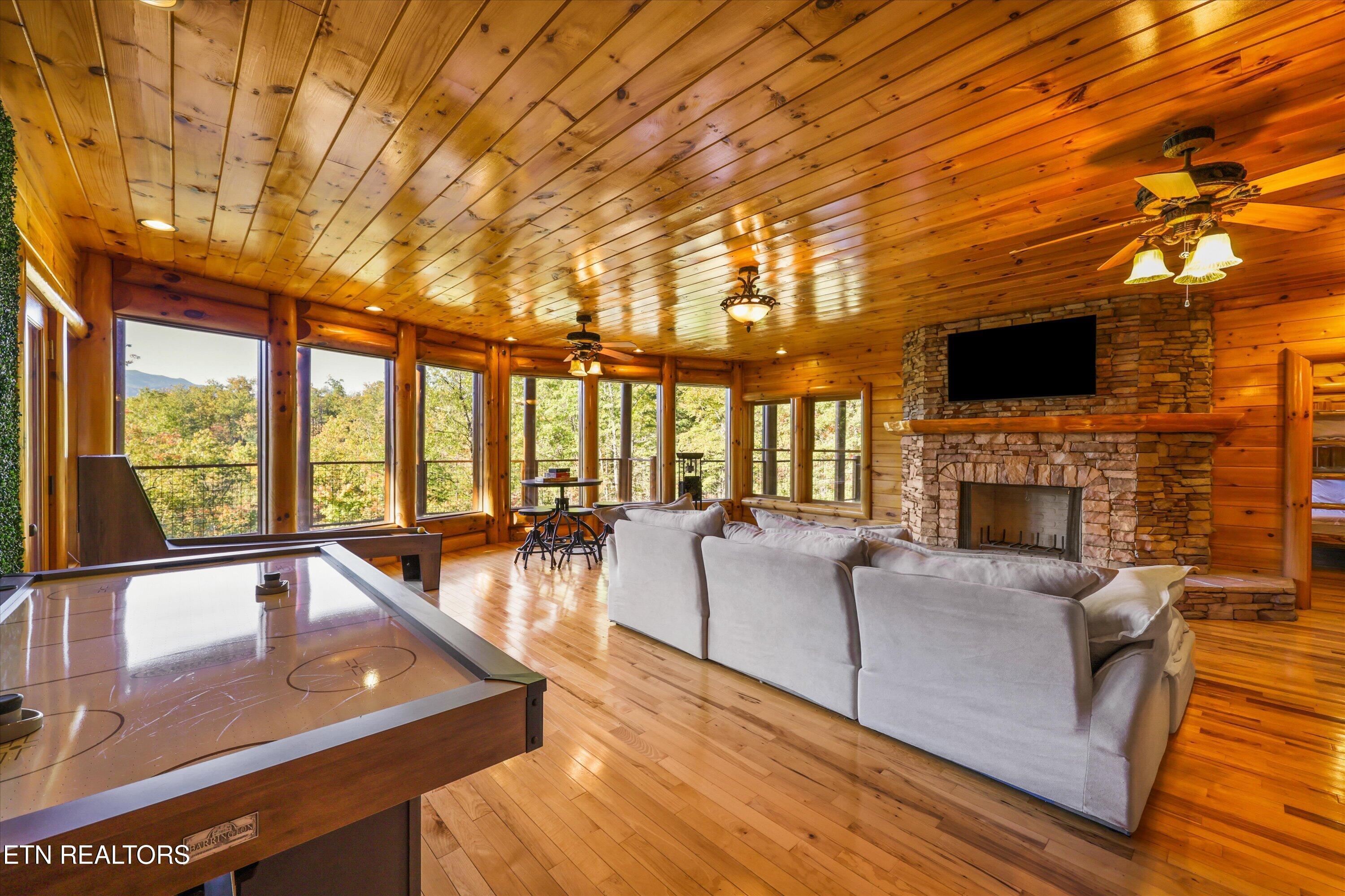 611 Pinnacle Vista Road Gatlinburg TN 37738