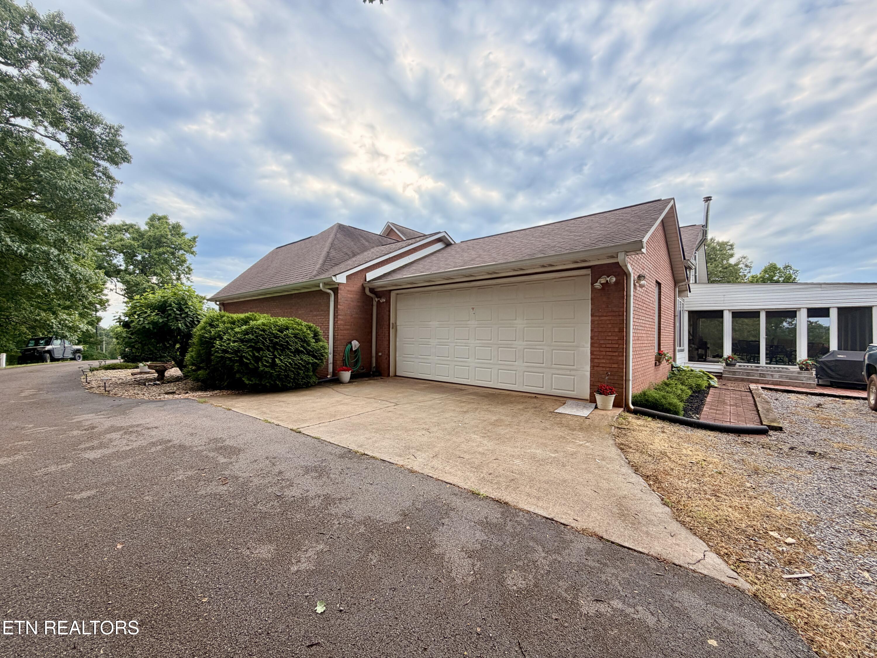 630 Kenny Brook Lane Greenback TN 37742