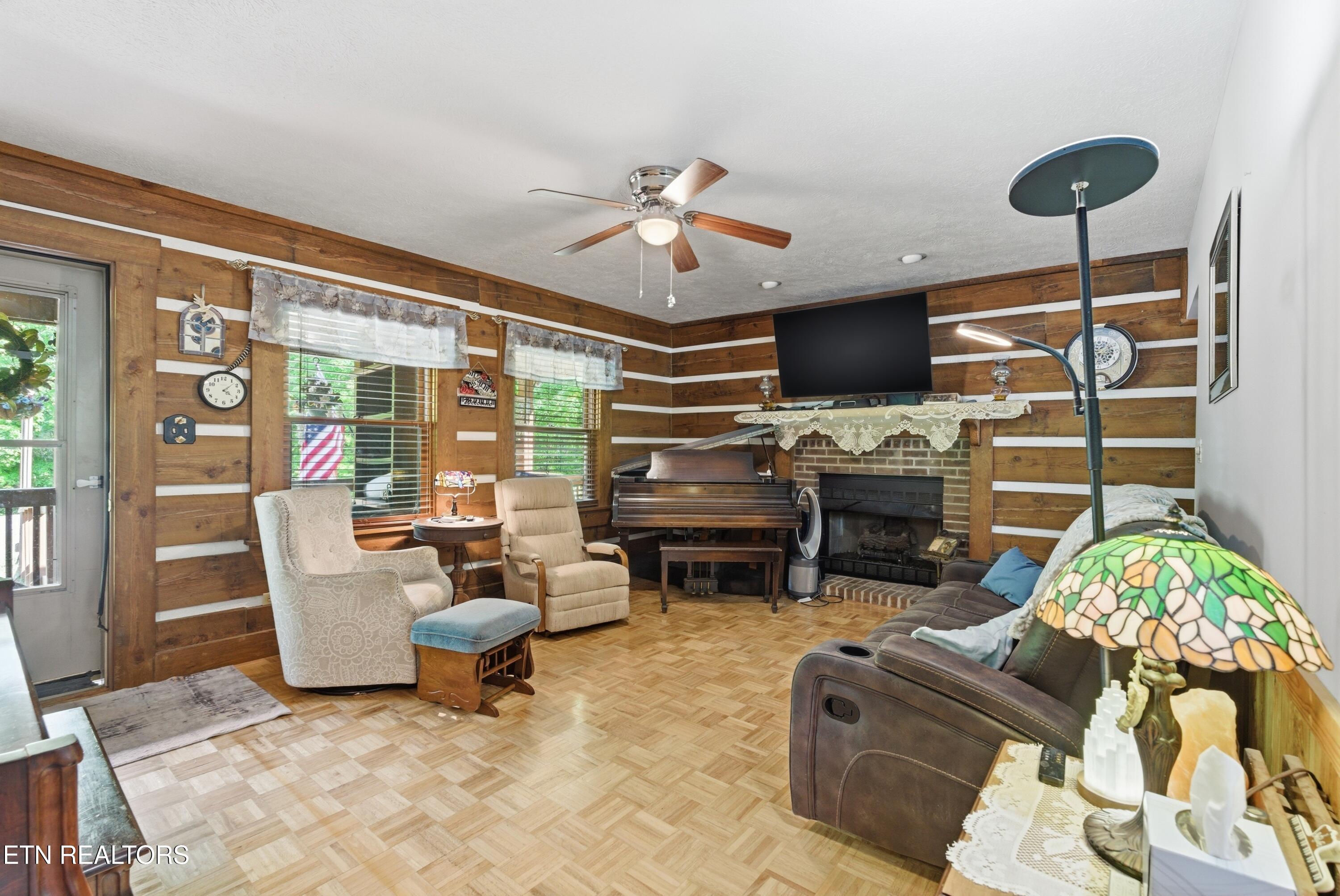 329 B Armstrong Lane Monterey TN 38574