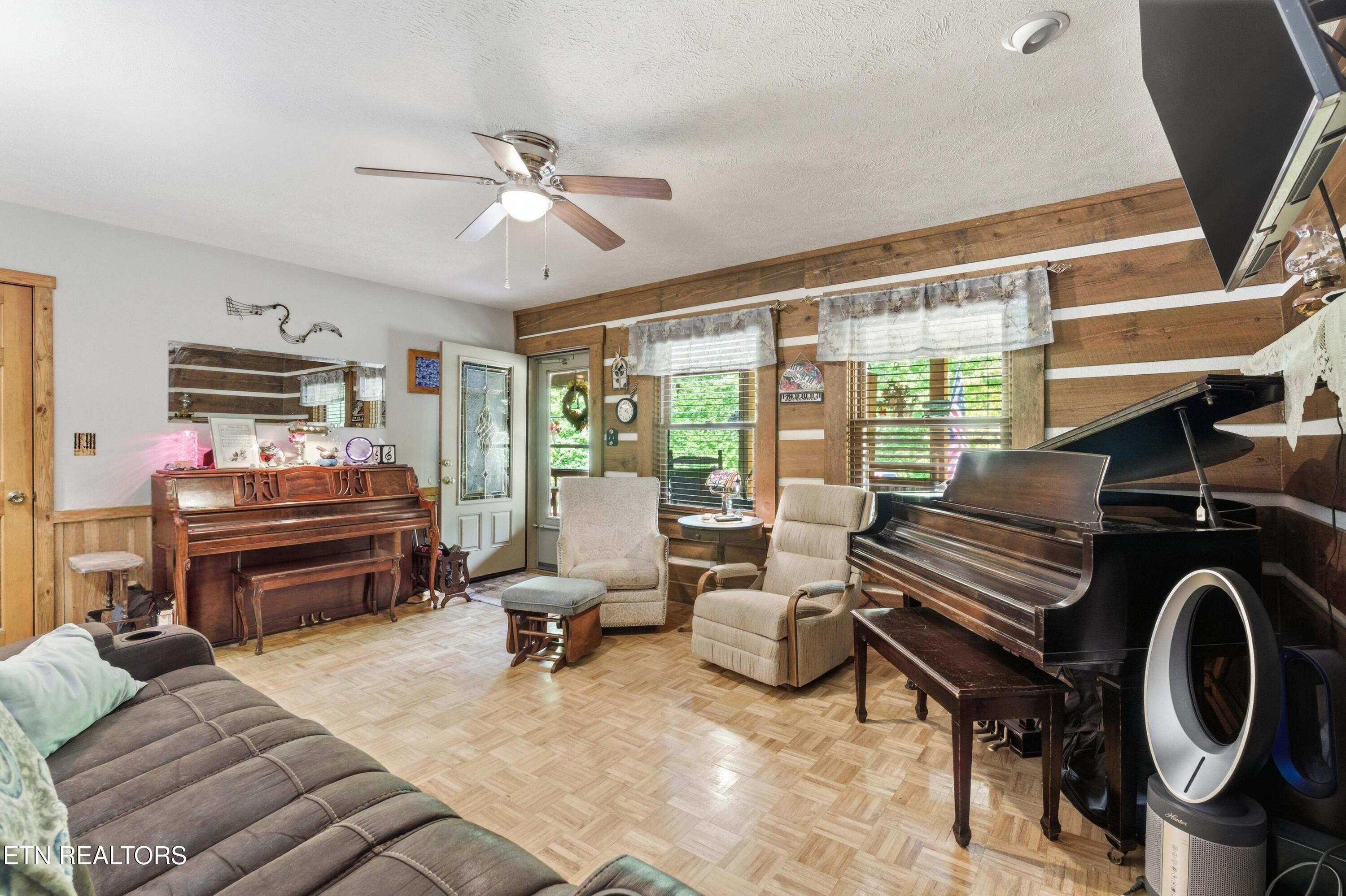 329 B Armstrong Lane Monterey TN 38574