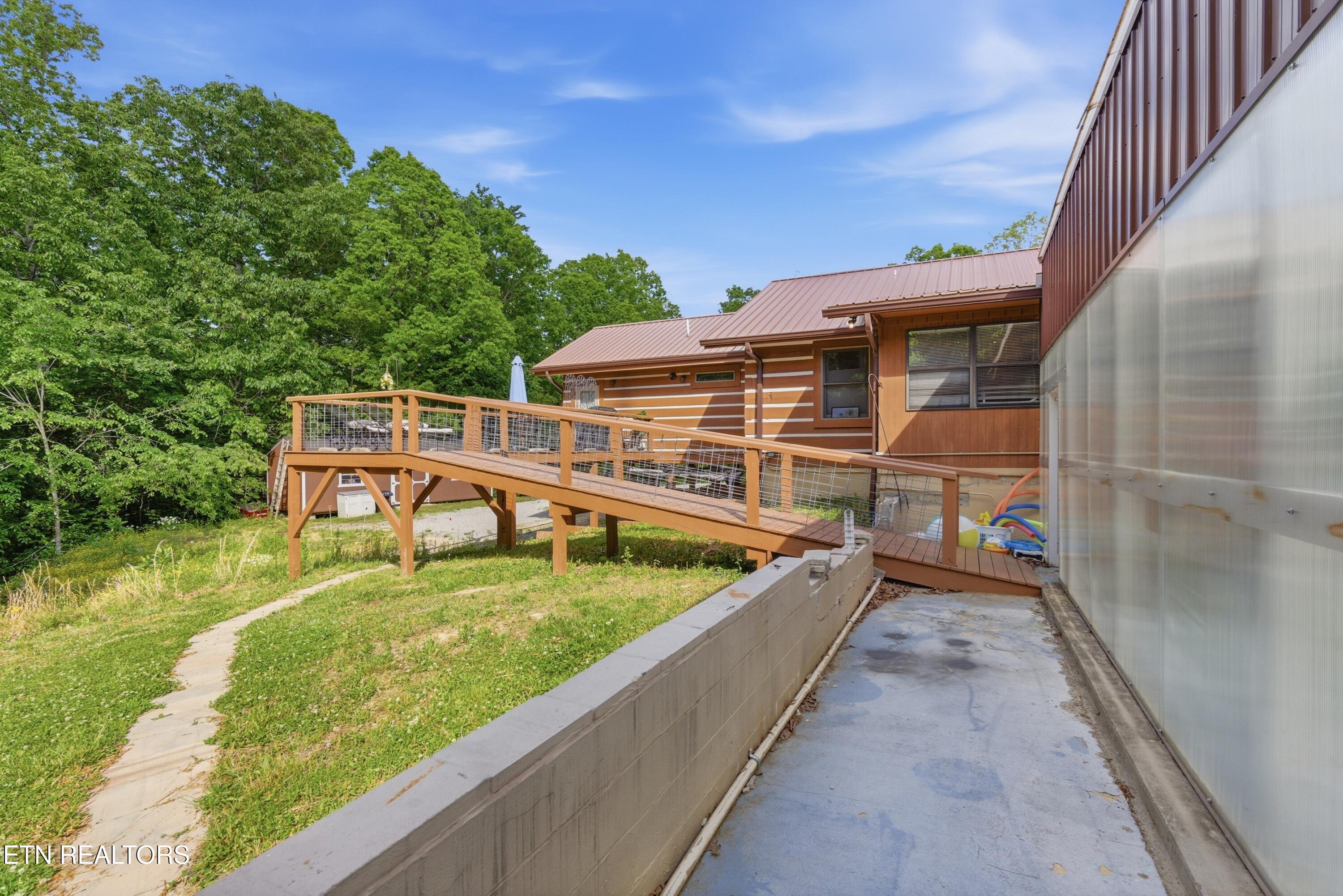329 B Armstrong Lane Monterey TN 38574
