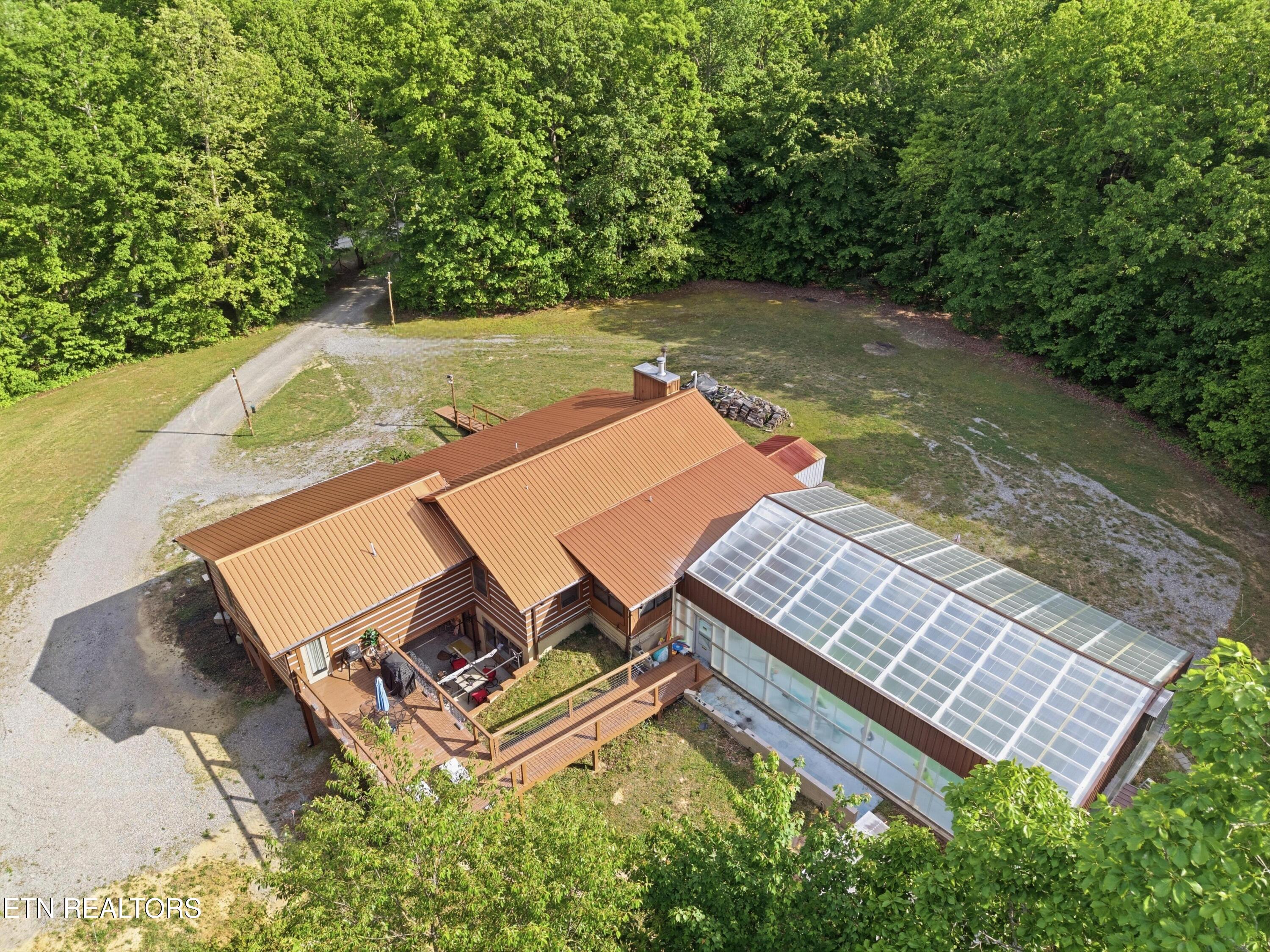 329 B Armstrong Lane Monterey TN 38574