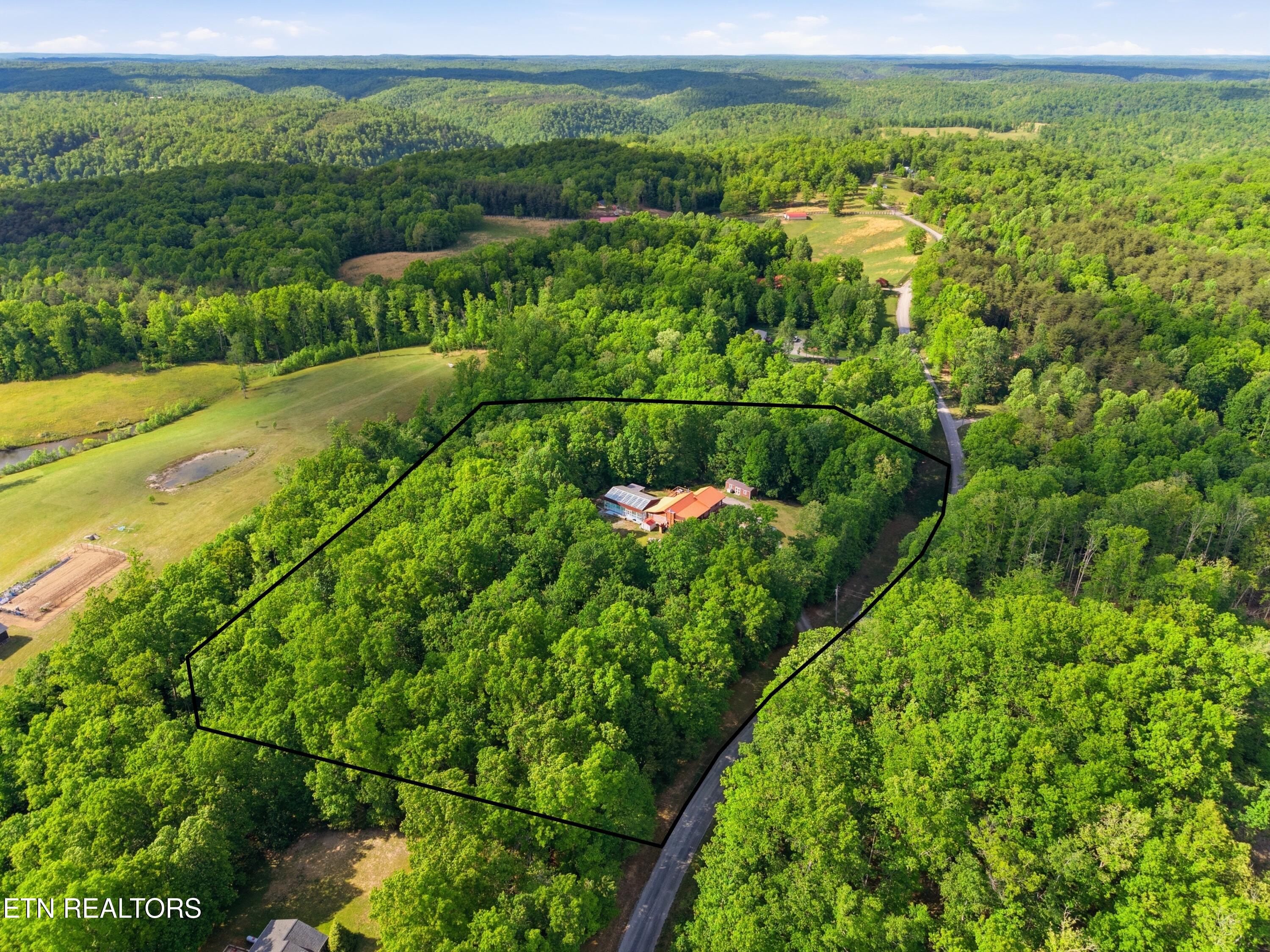 329 B Armstrong Lane Monterey TN 38574