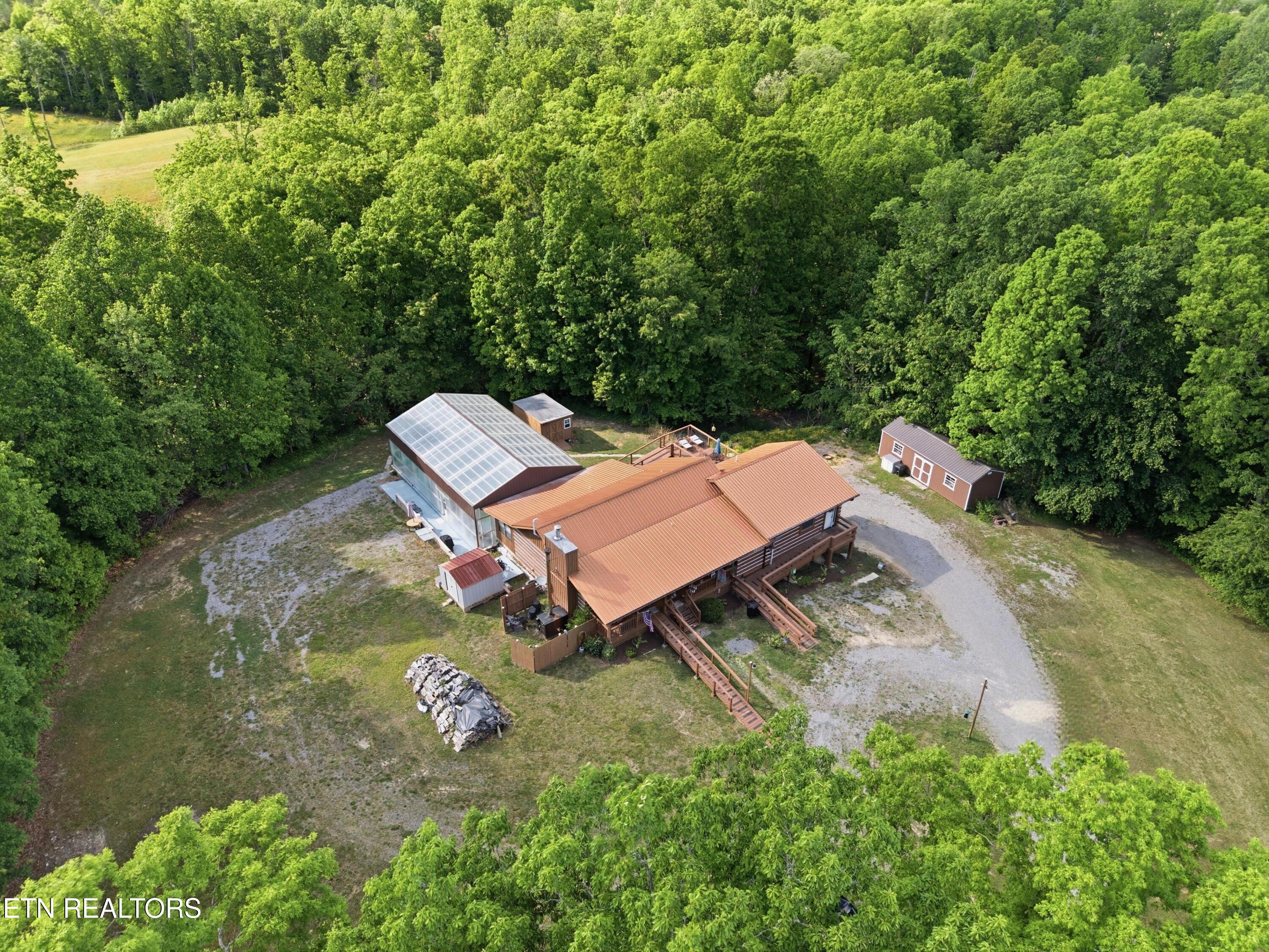 329 B Armstrong Lane Monterey TN 38574