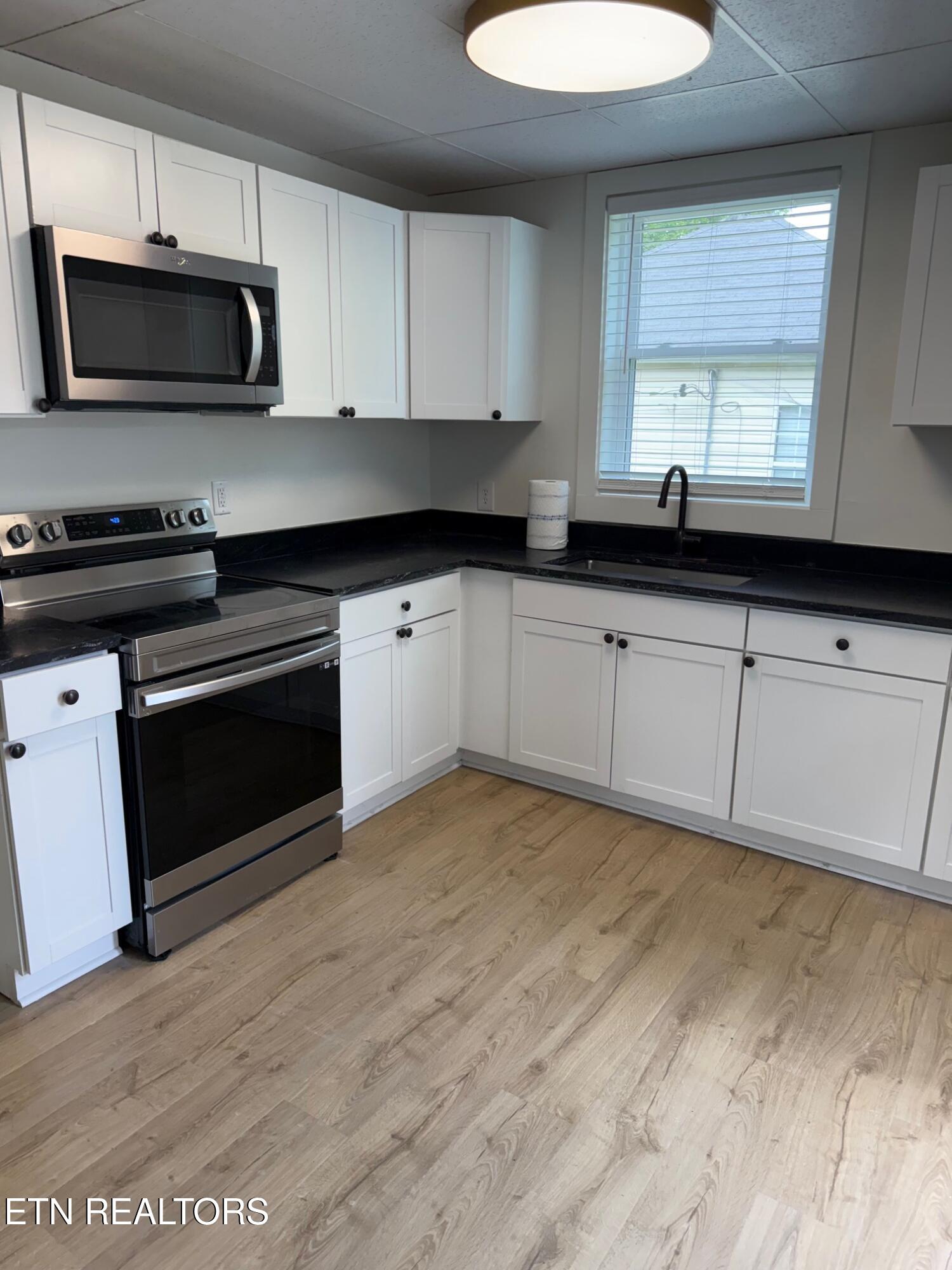 2524 E Glenwood Avenue Knoxville TN 37917