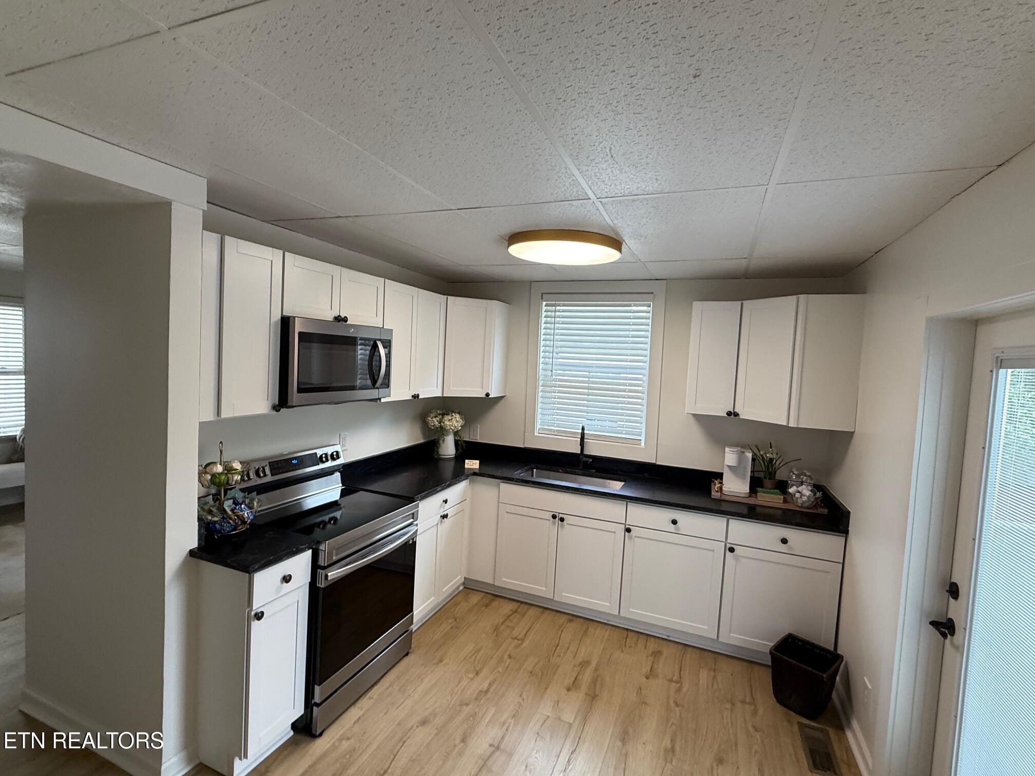 2524 E Glenwood Avenue Knoxville TN 37917