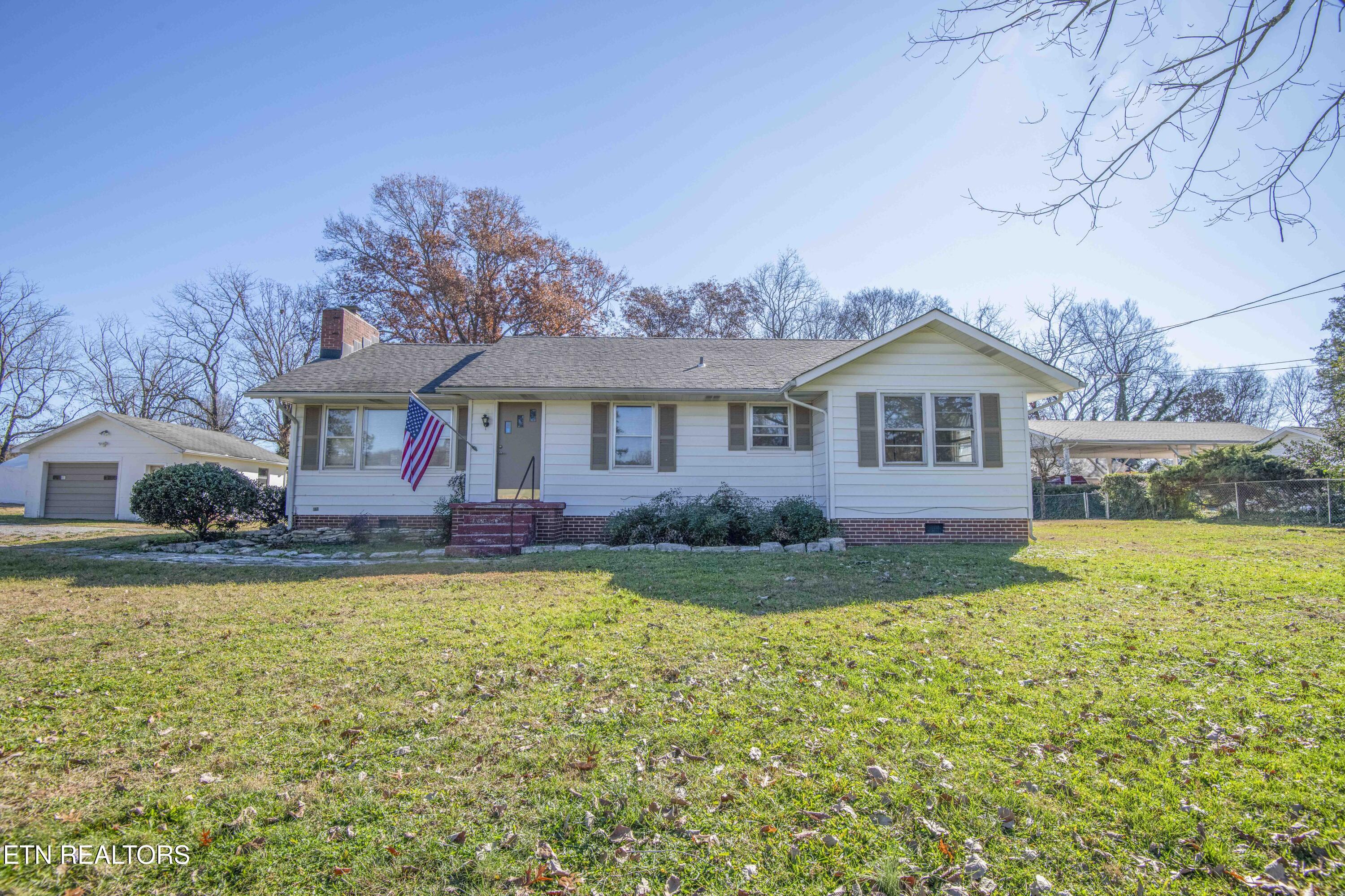 404 Douglas Lane Clinton TN 37716