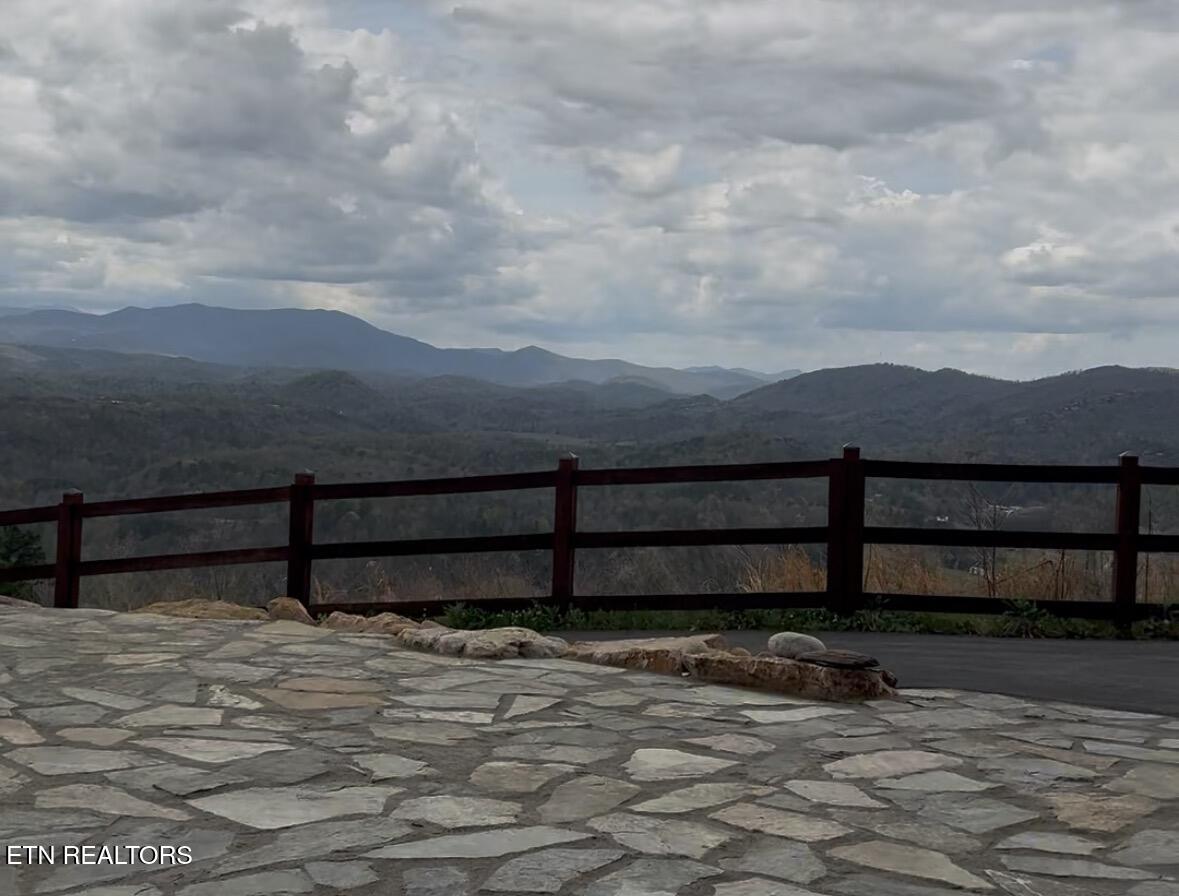 3661 Richardson Cove Road Sevierville TN 37876