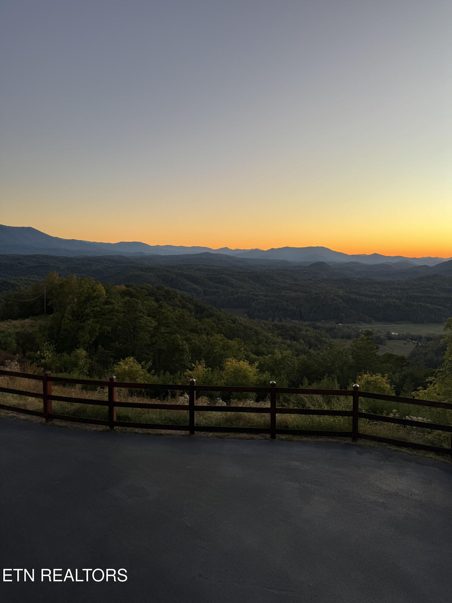 3661 Richardson Cove Road Sevierville TN 37876