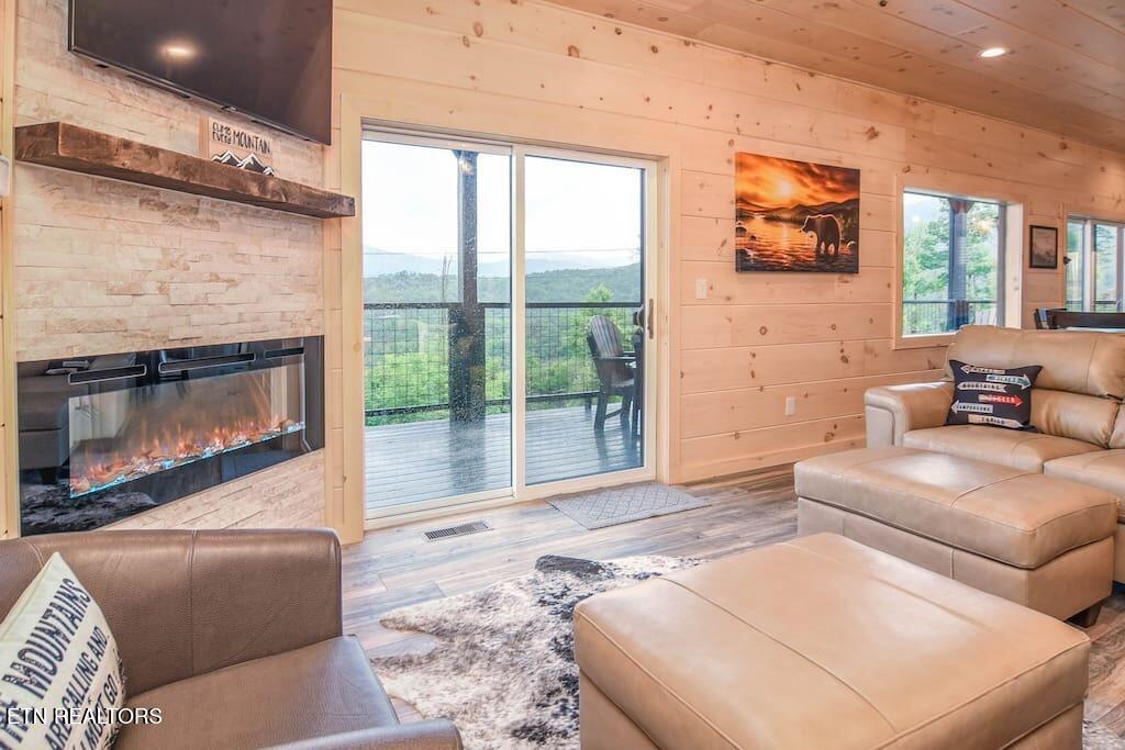 962 Cottage Gardens Way Gatlinburg TN 37738