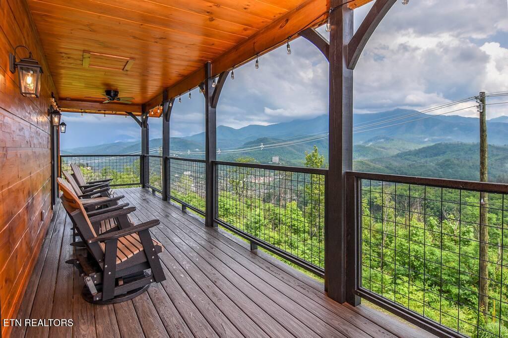 962 Cottage Gardens Way Gatlinburg TN 37738