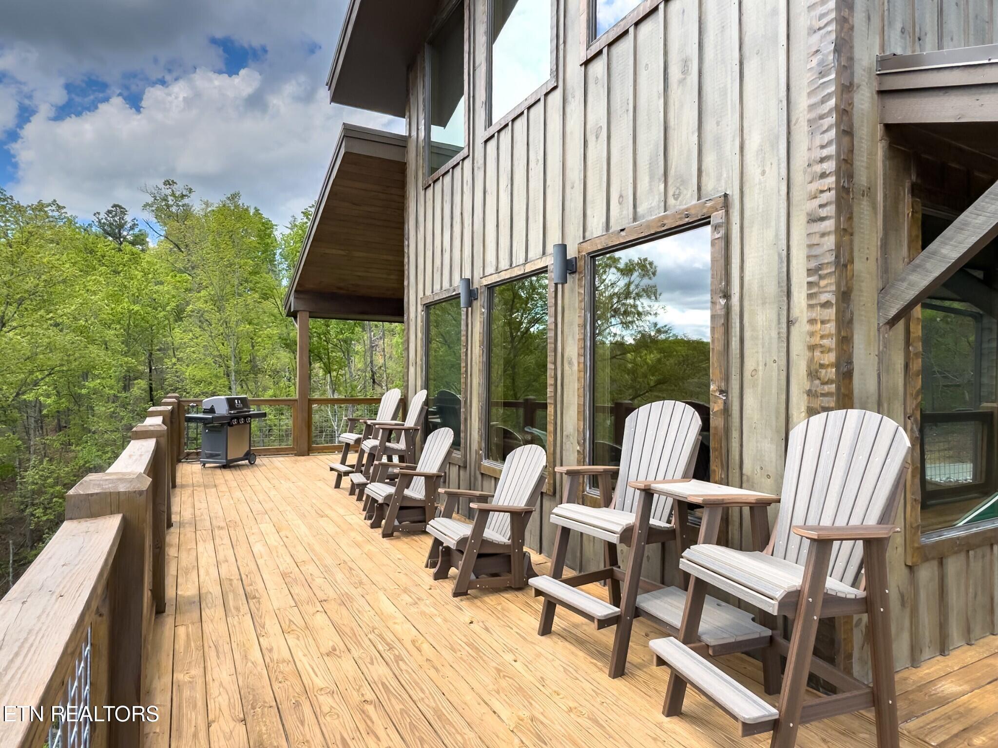 2139 Coopers Hawk Way Sevierville TN 37862
