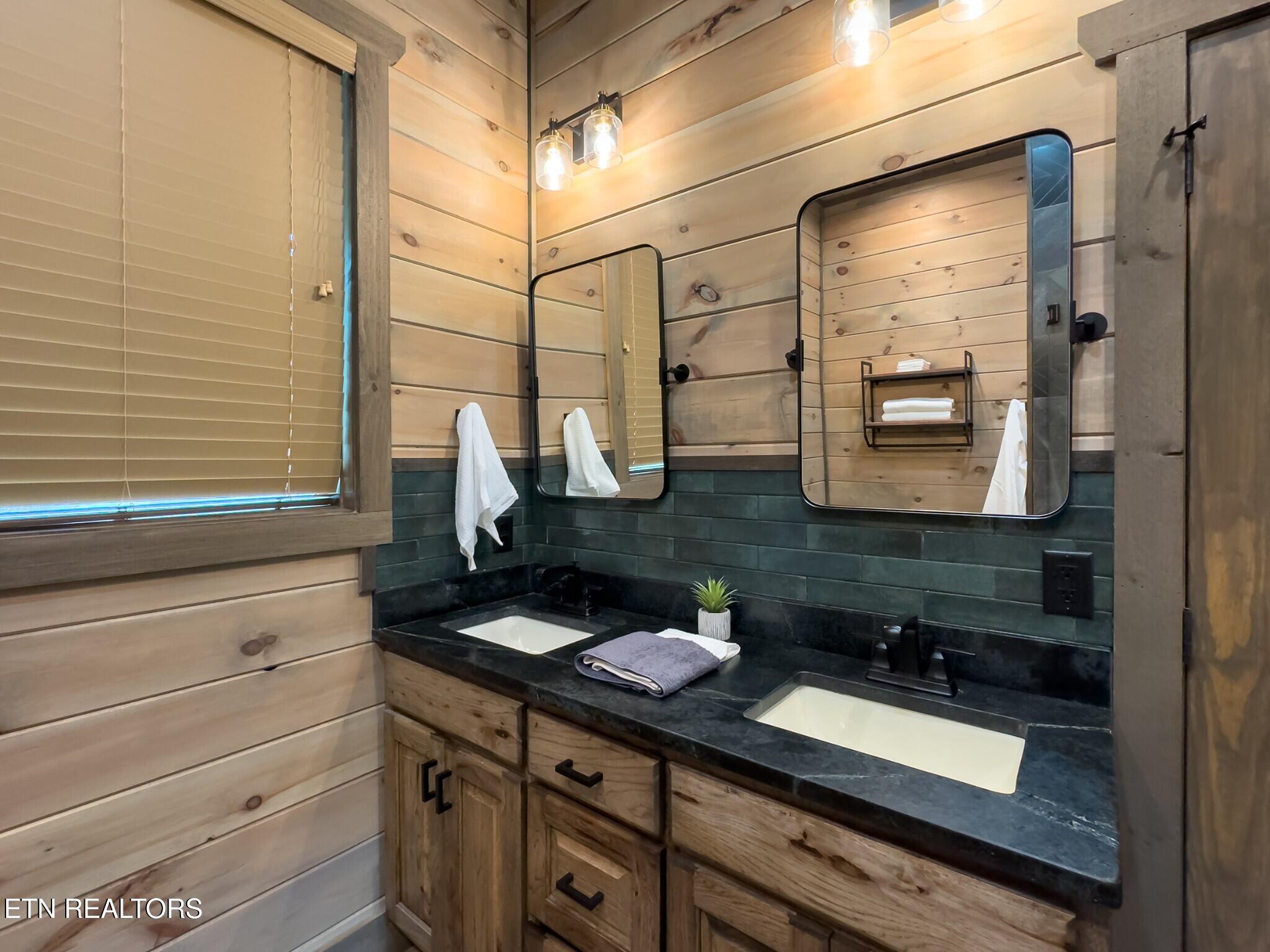 2139 Coopers Hawk Way Sevierville TN 37862